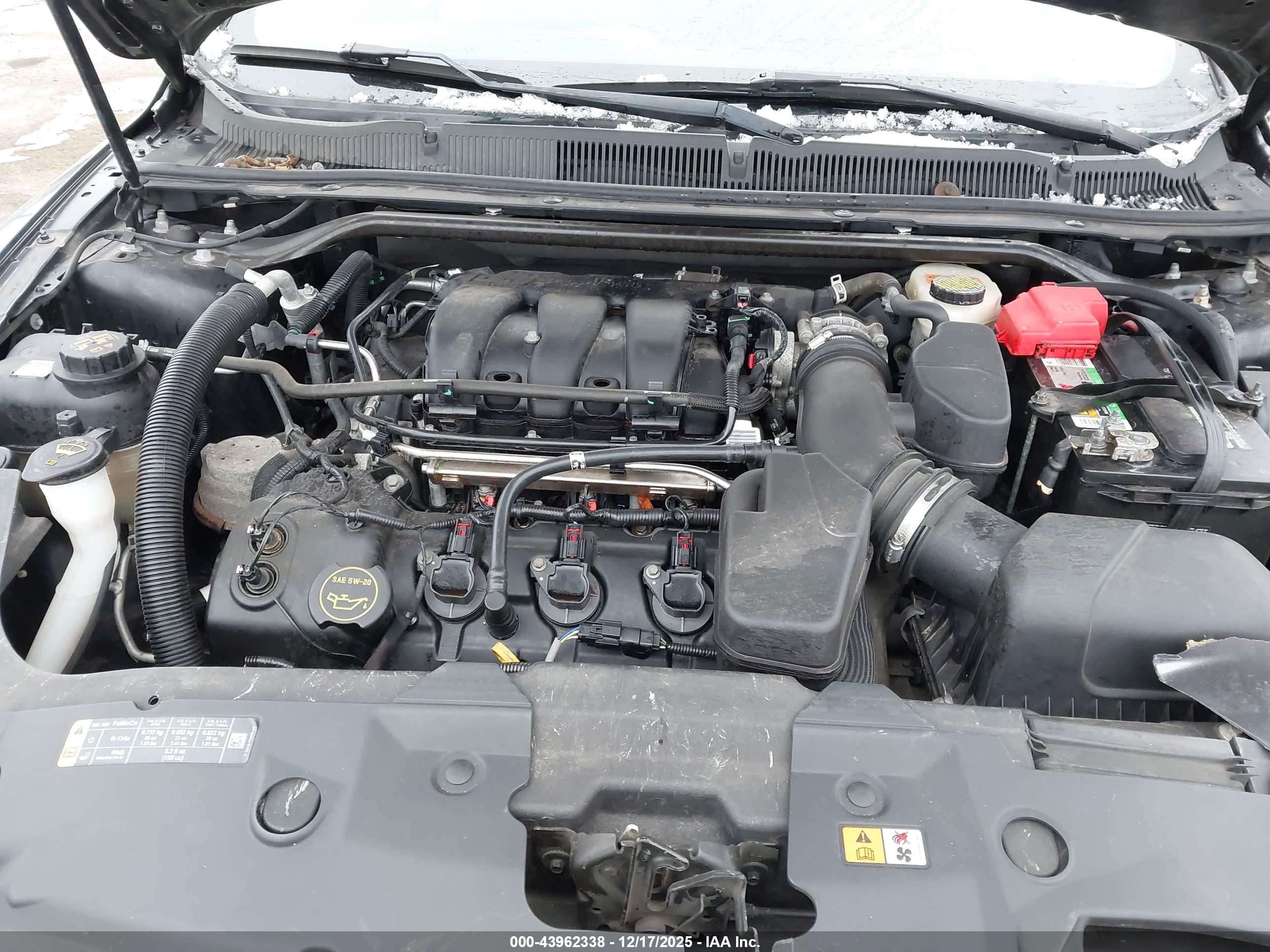 FORD TAURUS image 10