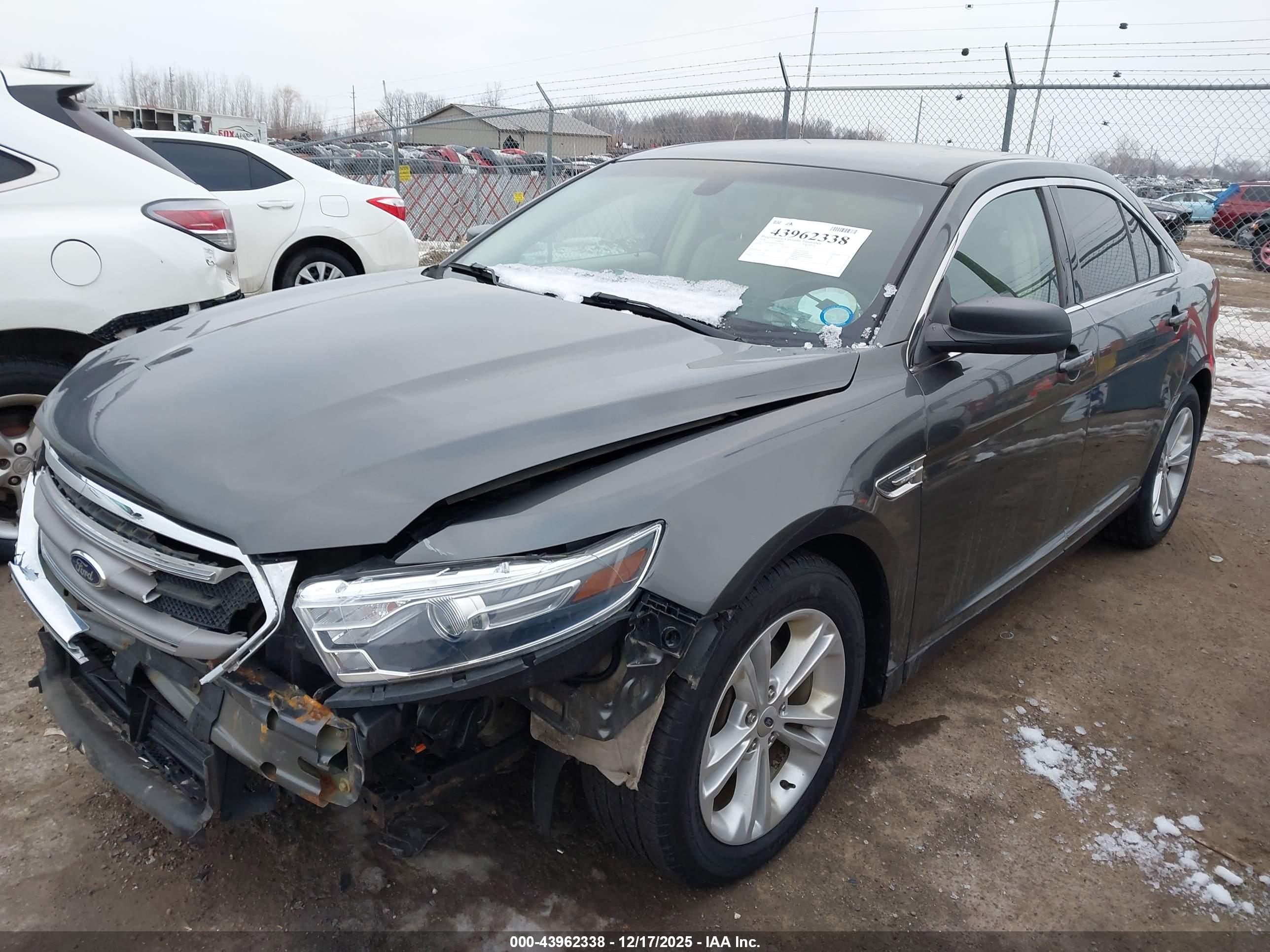 FORD TAURUS image 2