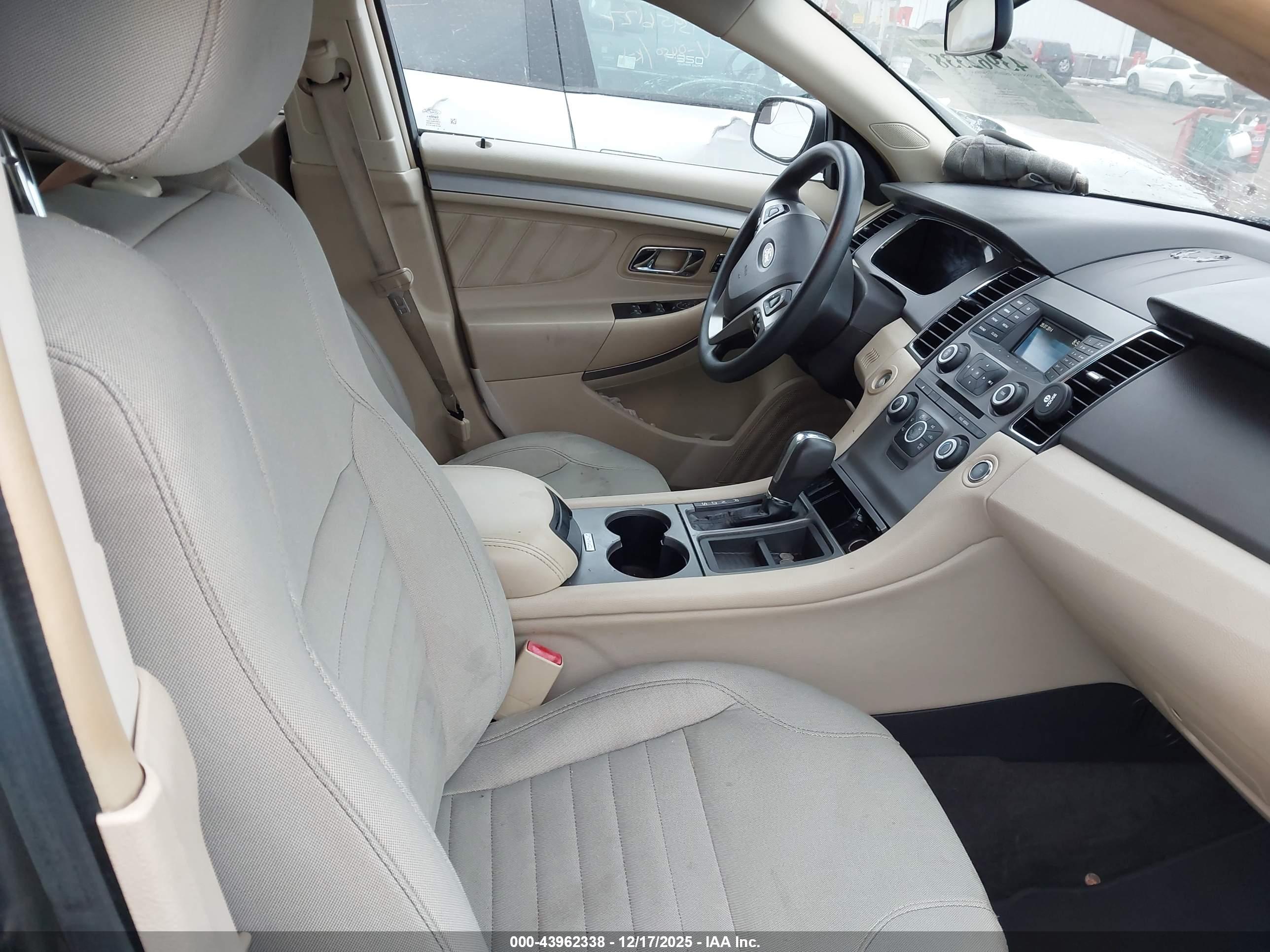 FORD TAURUS image 5