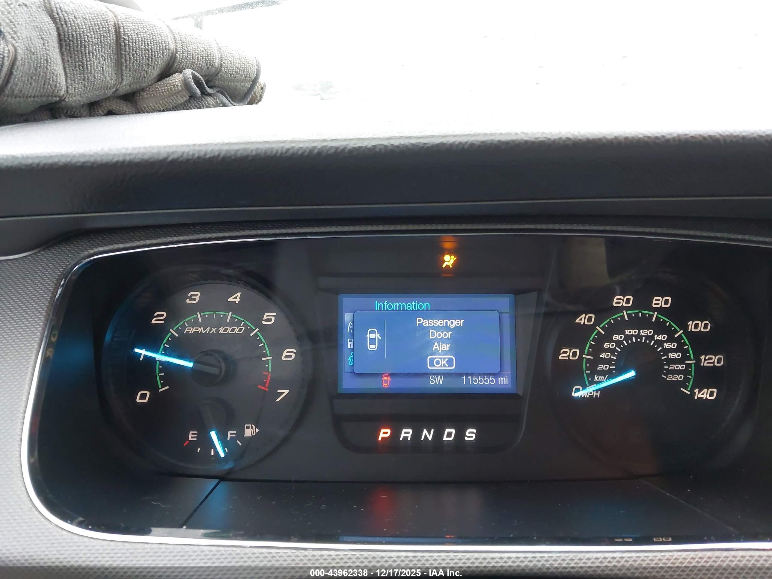 FORD TAURUS image 7