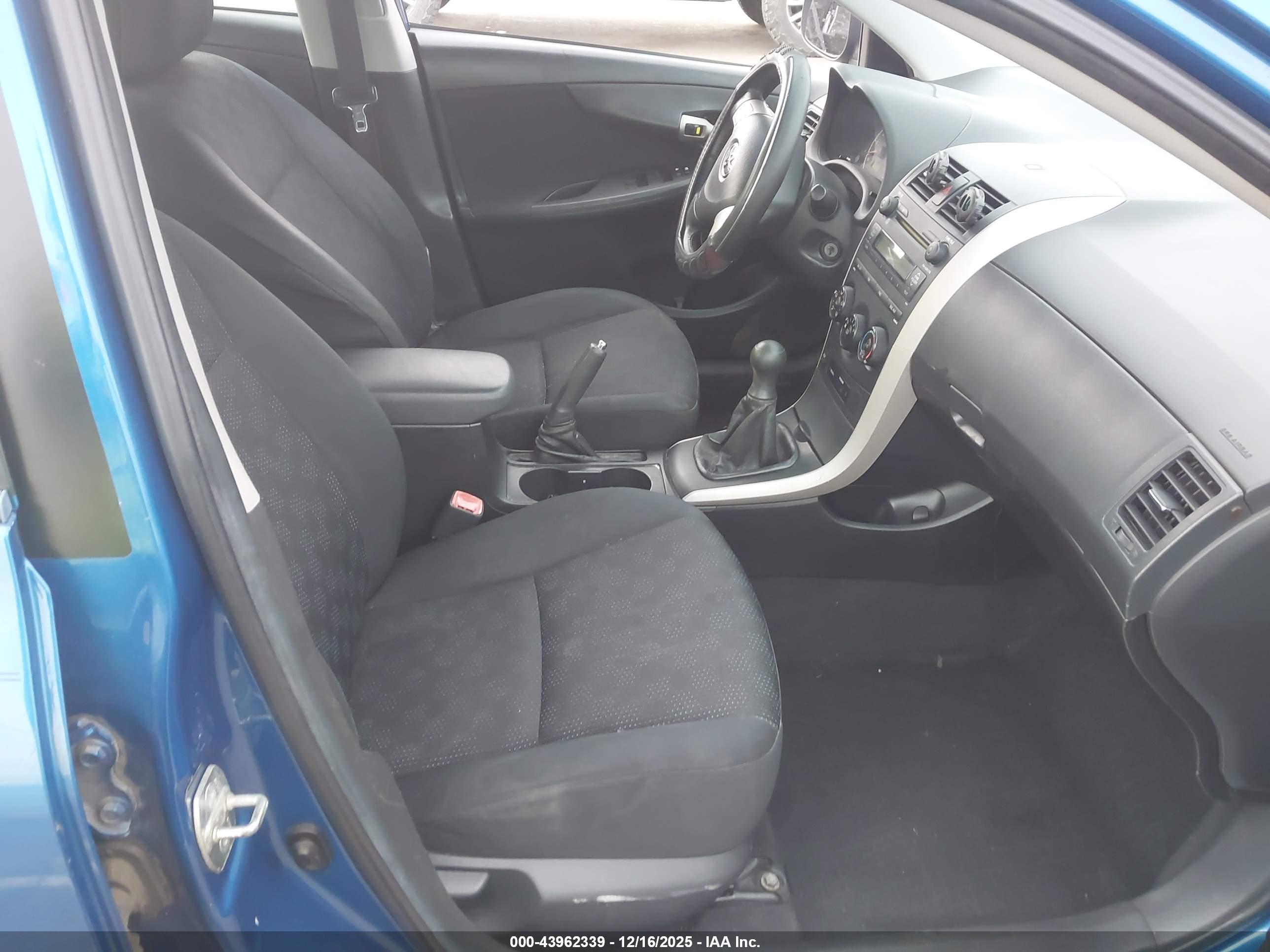 TOYOTA COROLLA image 5