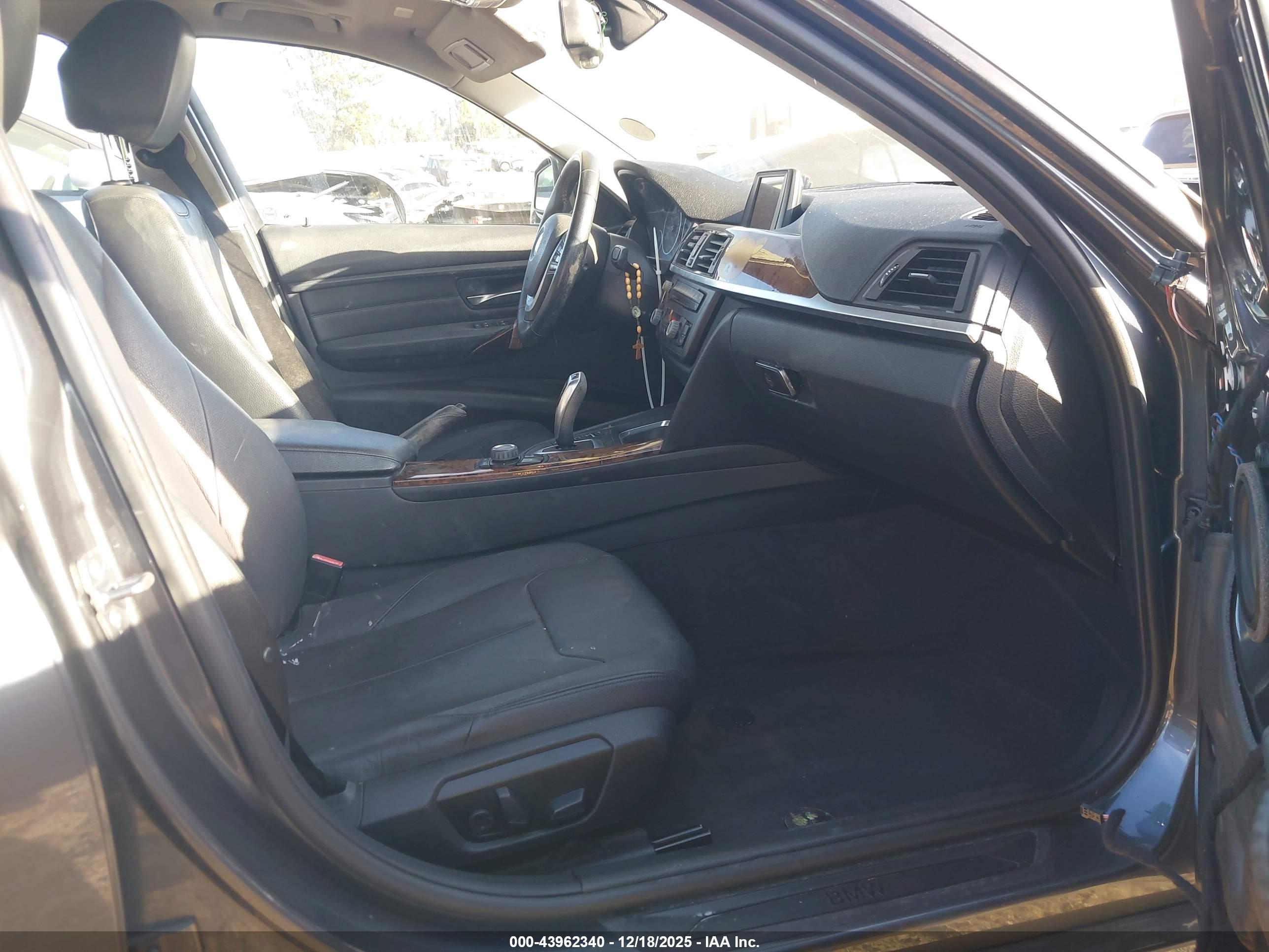 BMW 328I image 5