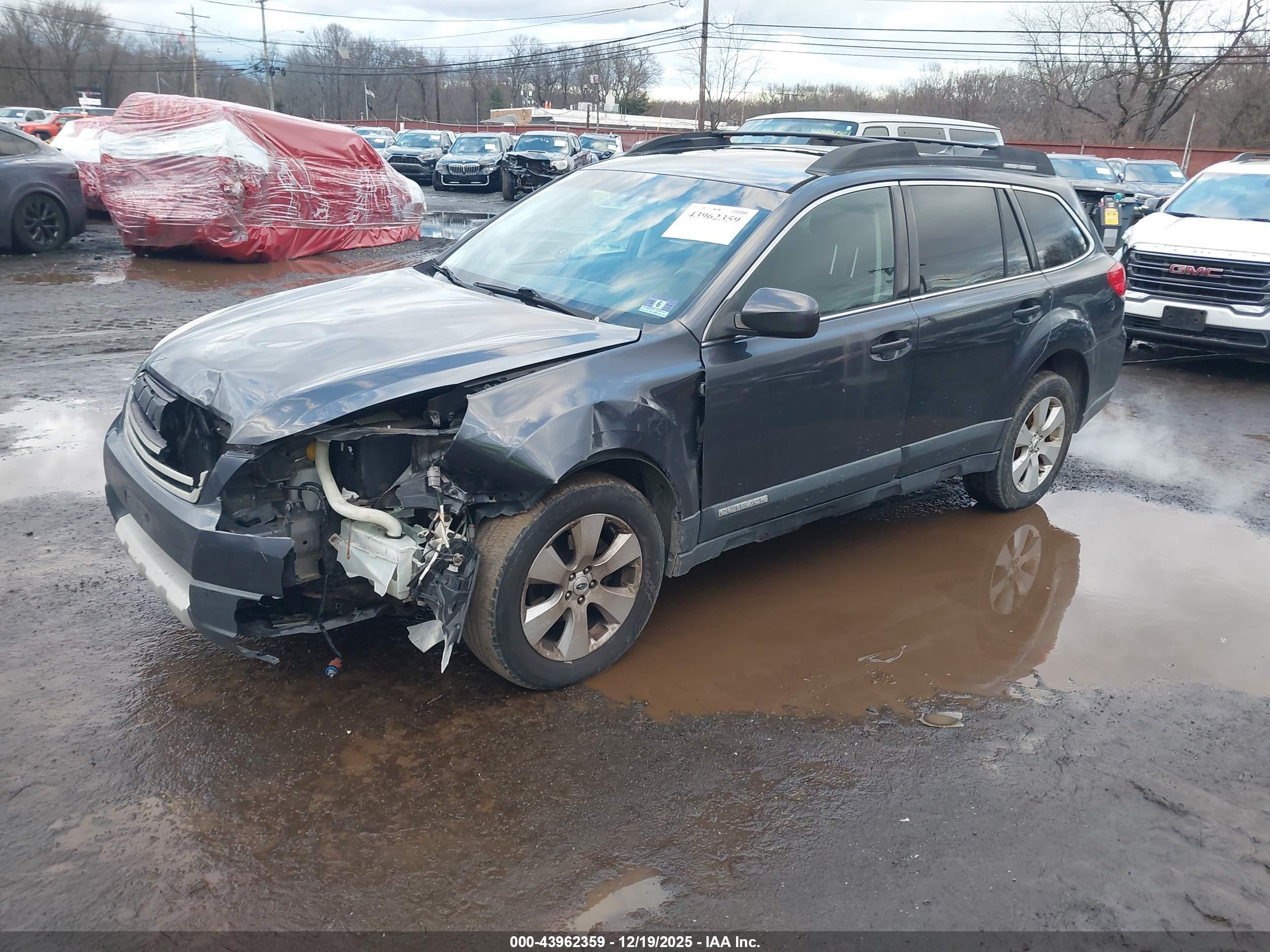 SUBARU OUTBACK image 2