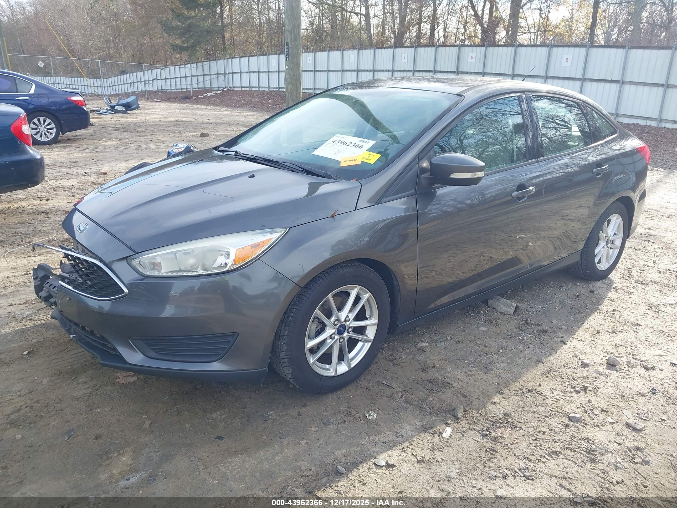 FORD FOCUS image 2