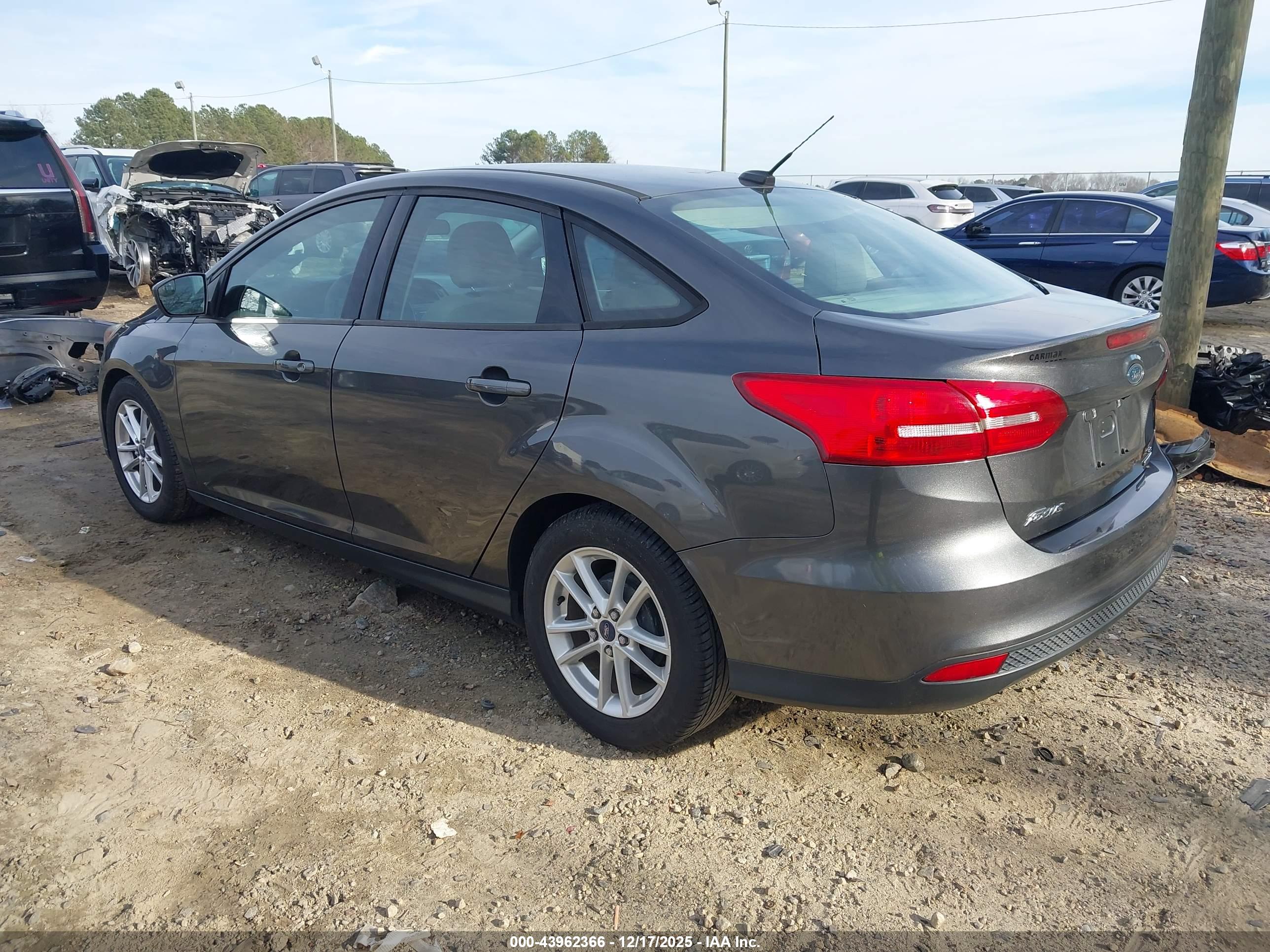 FORD FOCUS image 3