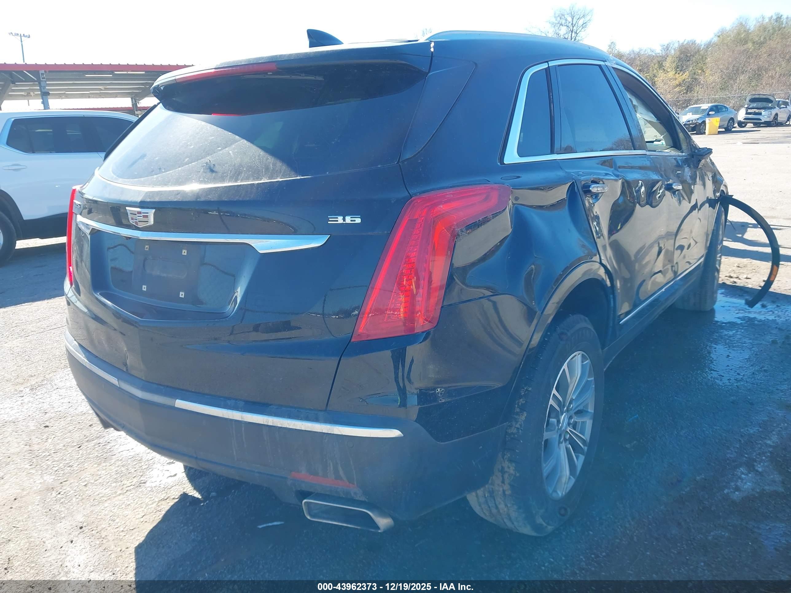 CADILLAC XT5 image 4