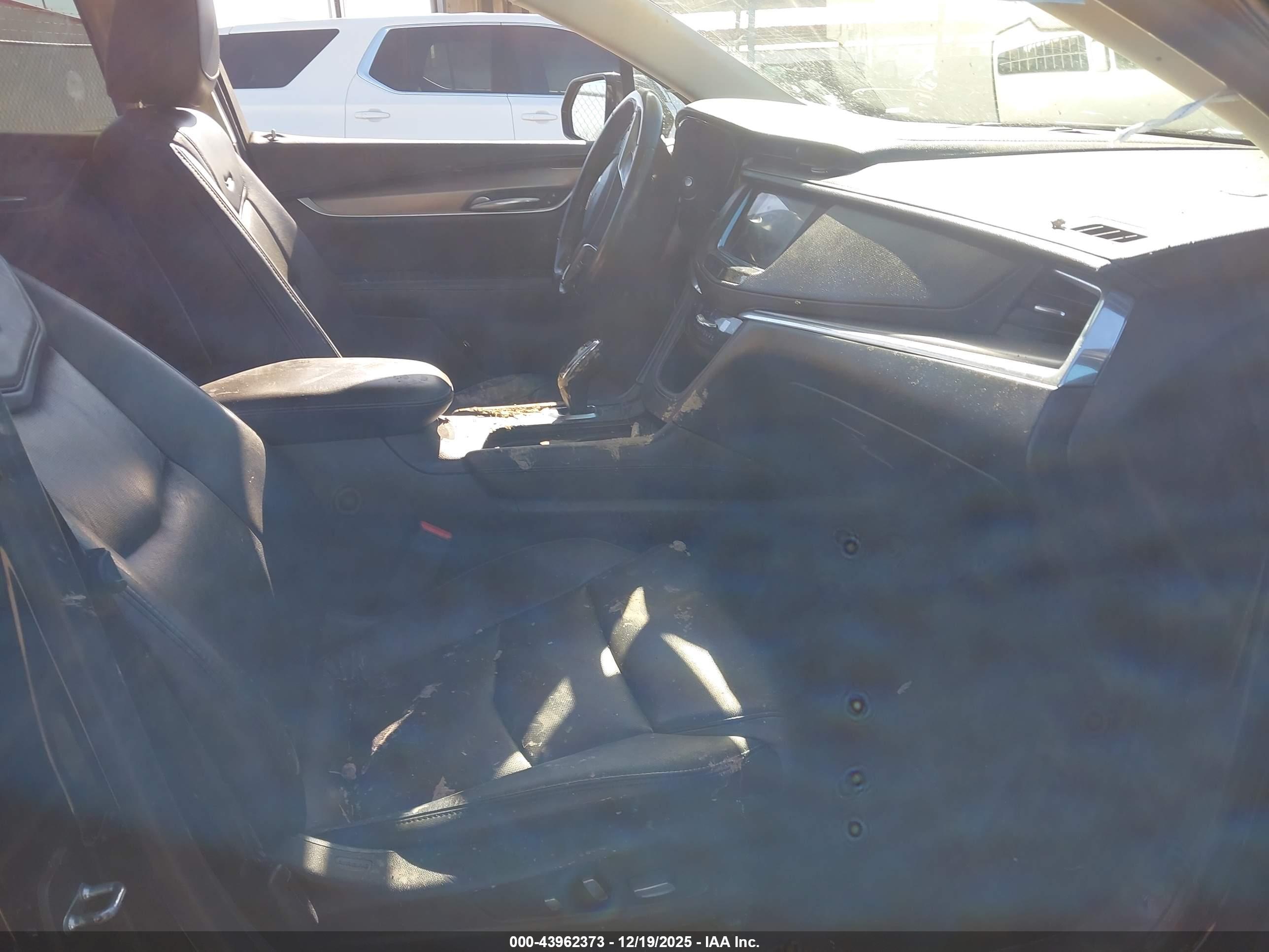 CADILLAC XT5 image 5