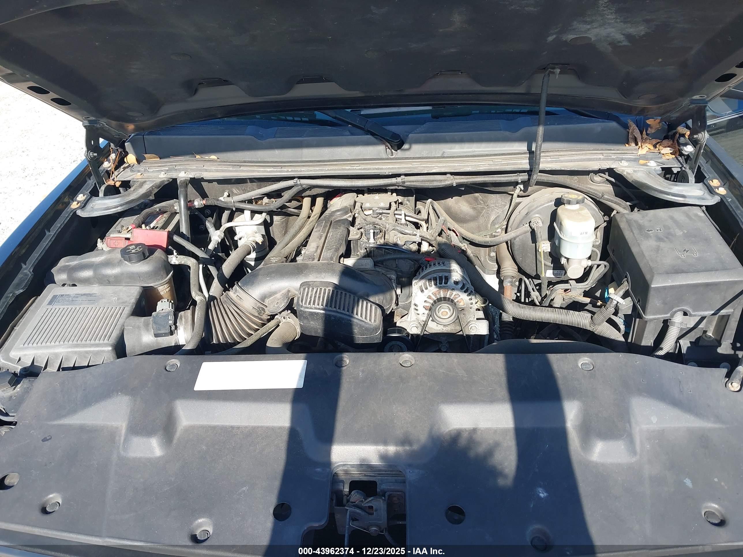 CHEVROLET SILVERADO image 10