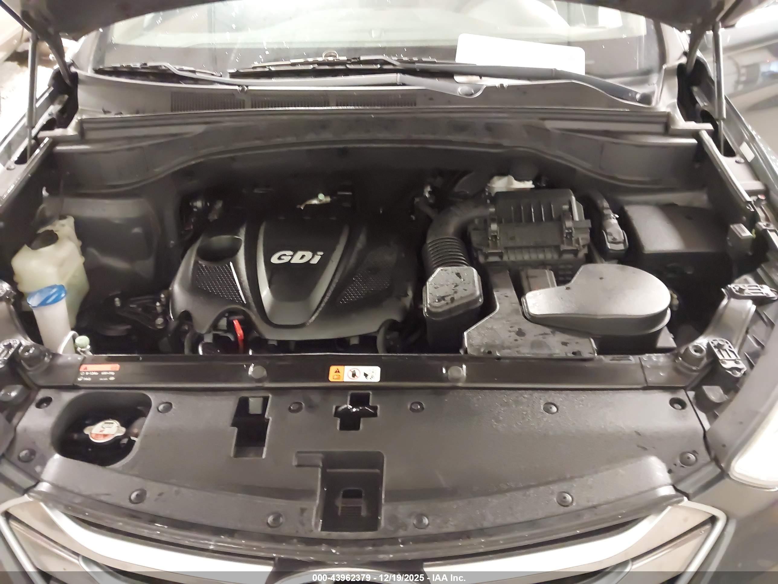 HYUNDAI SANTA image 10