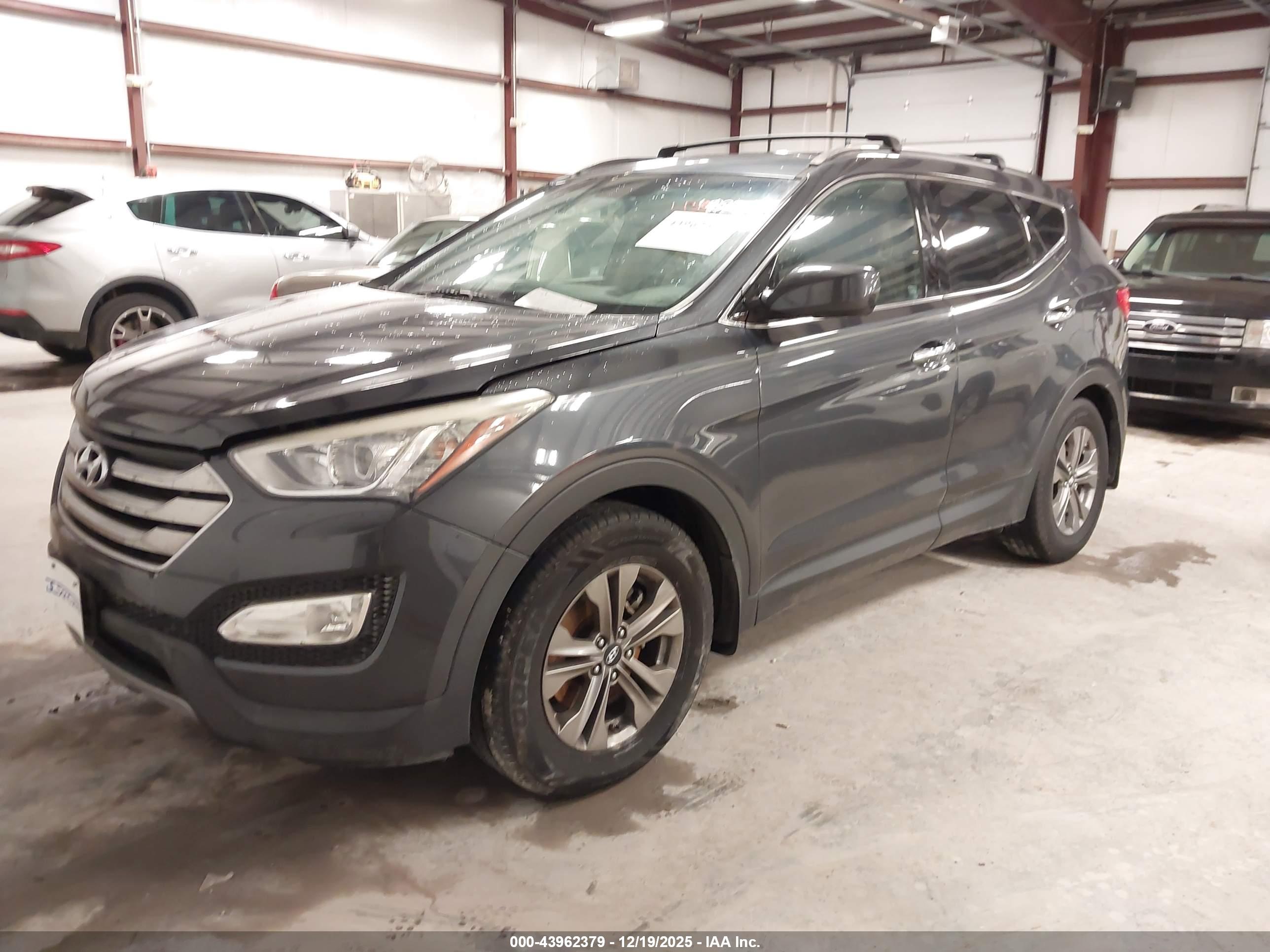 HYUNDAI SANTA image 2