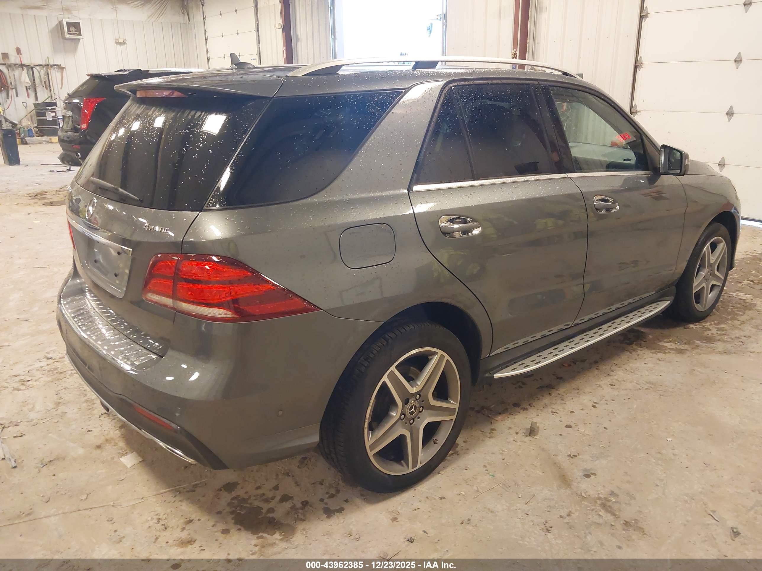 MERCEDES-BENZ GLE image 4