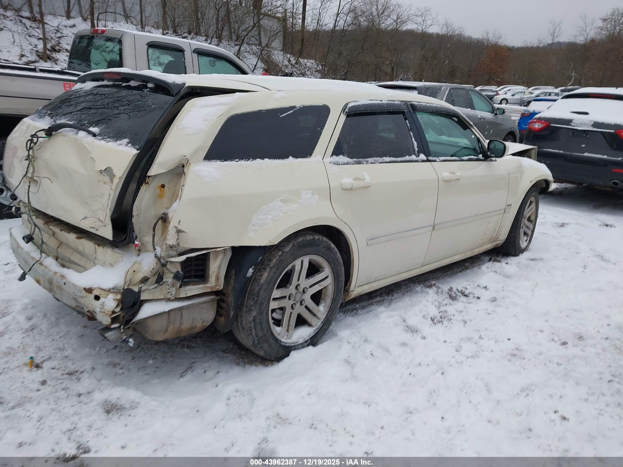 DODGE MAGNUM image 4