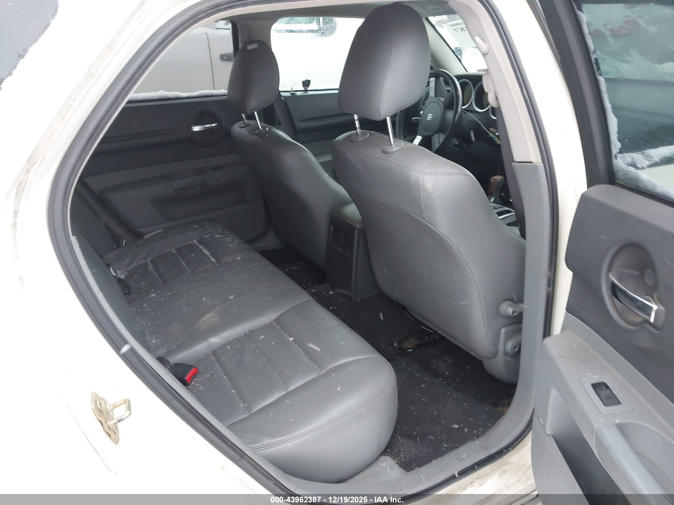 DODGE MAGNUM image 8
