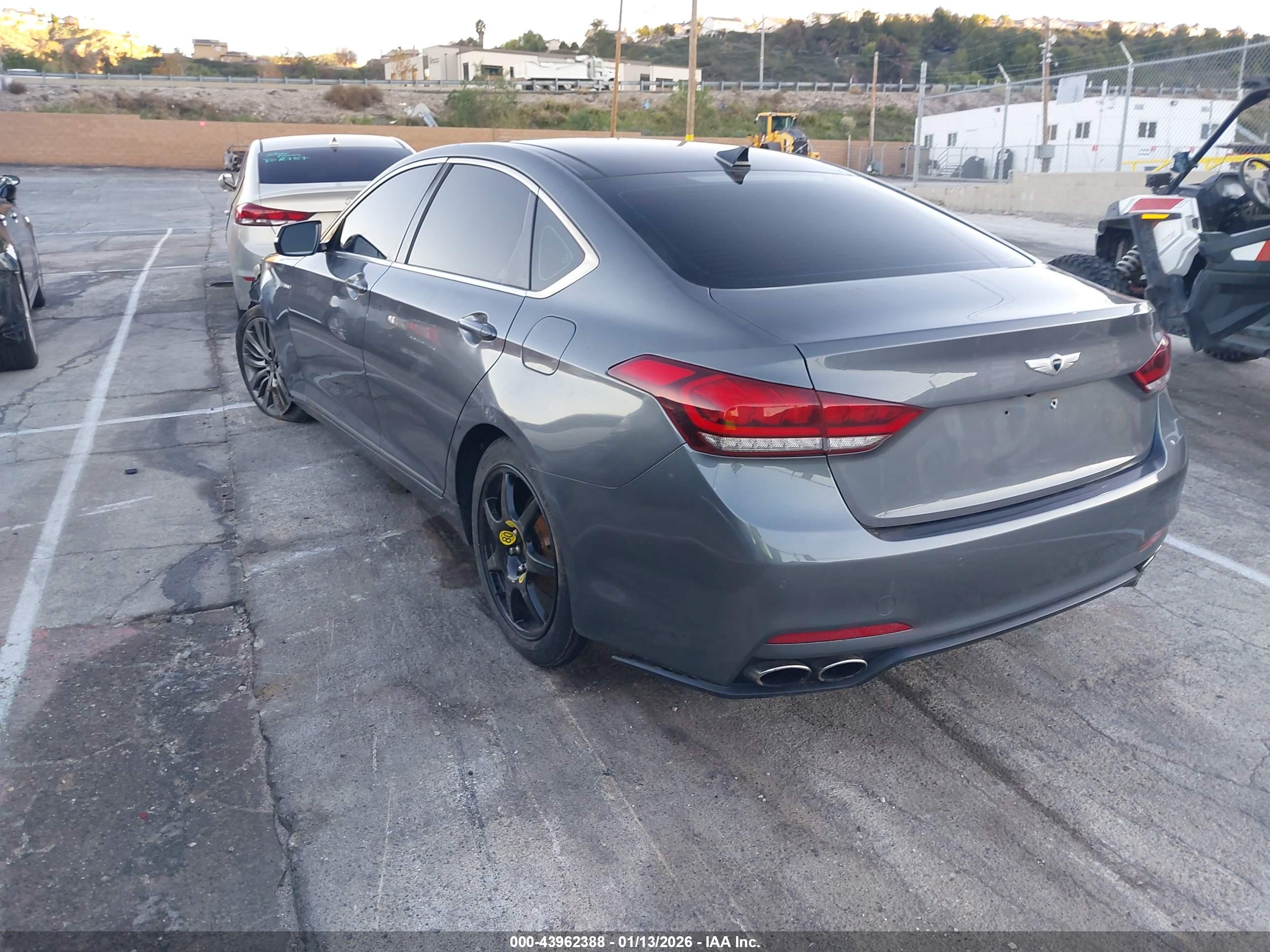 HYUNDAI GENESIS image 3