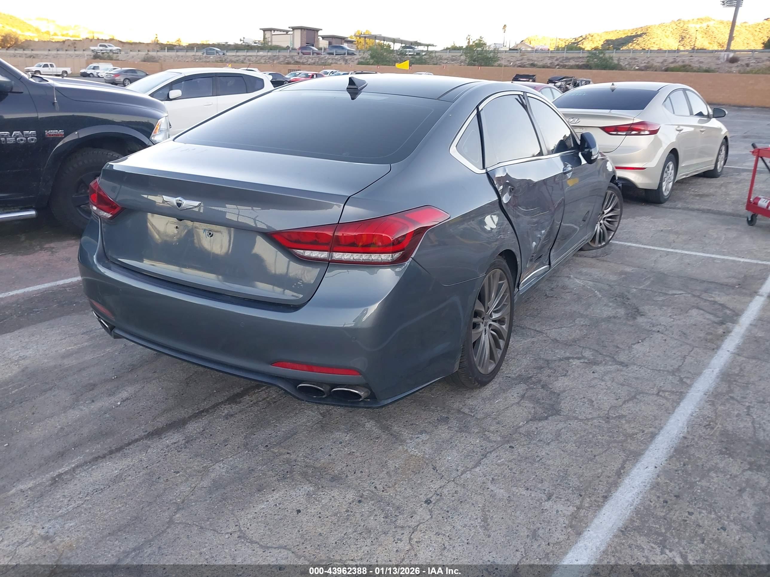 HYUNDAI GENESIS image 4