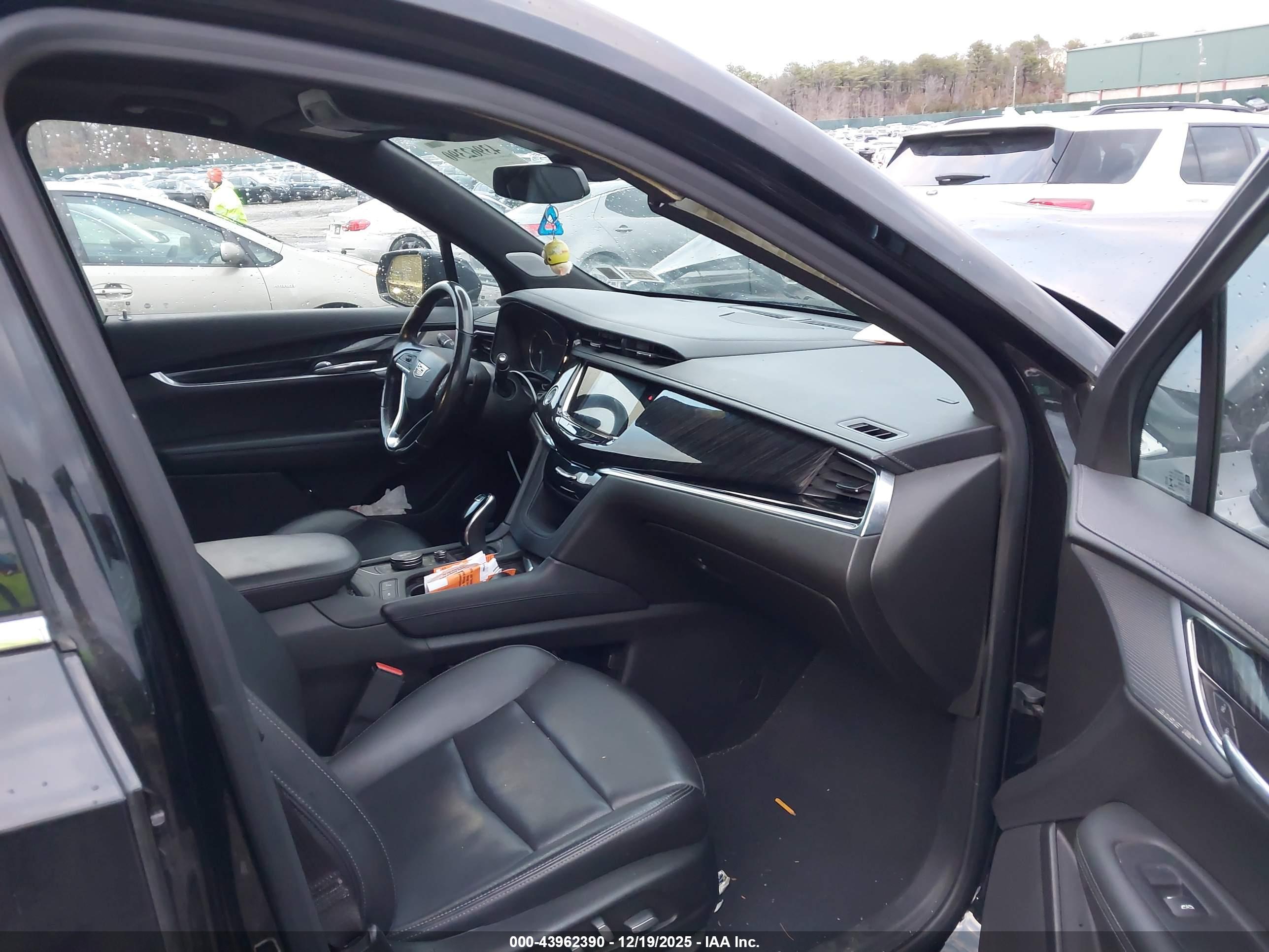 CADILLAC XT6 image 5