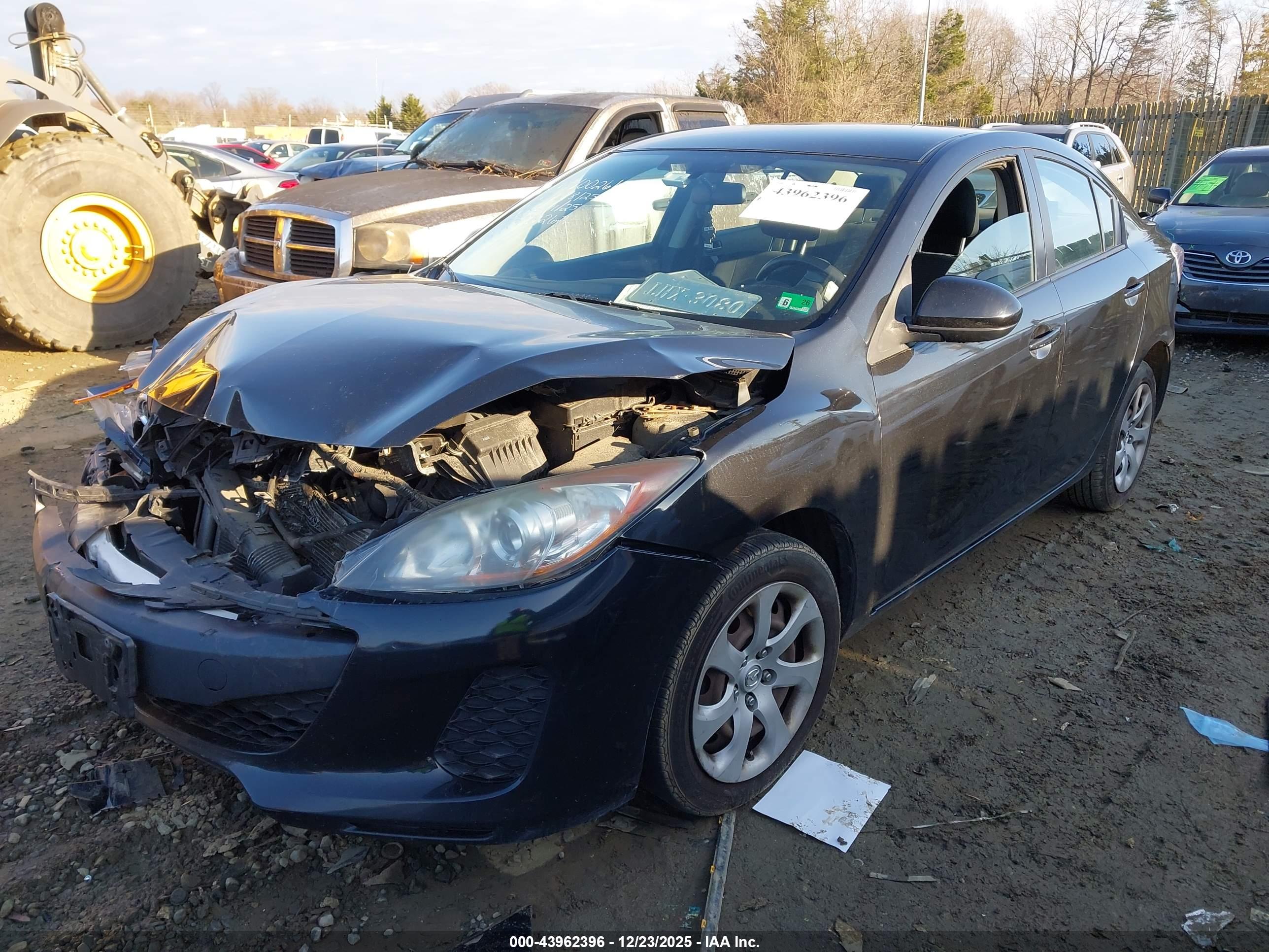 MAZDA MAZDA3 image 2