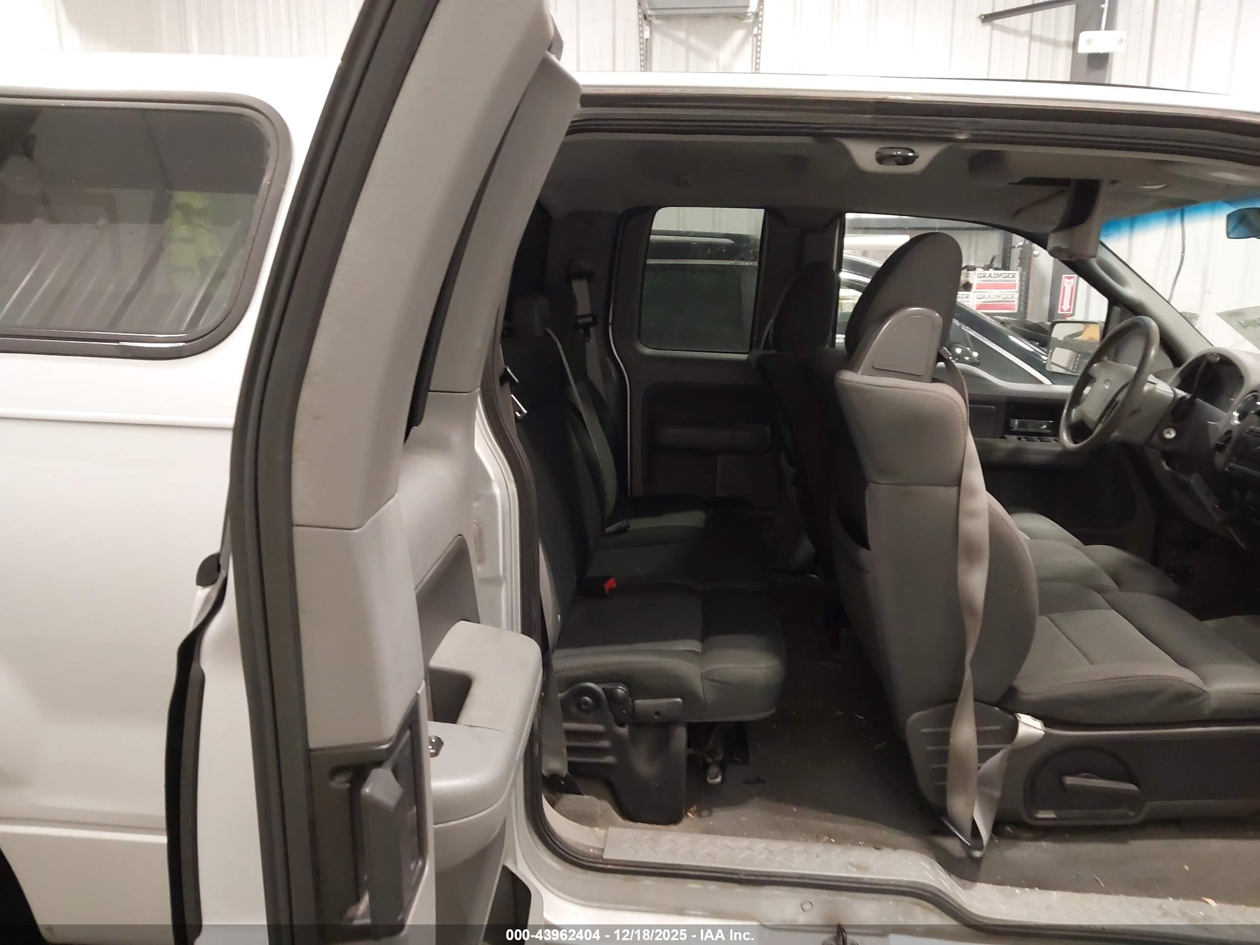 FORD F-150 image 8