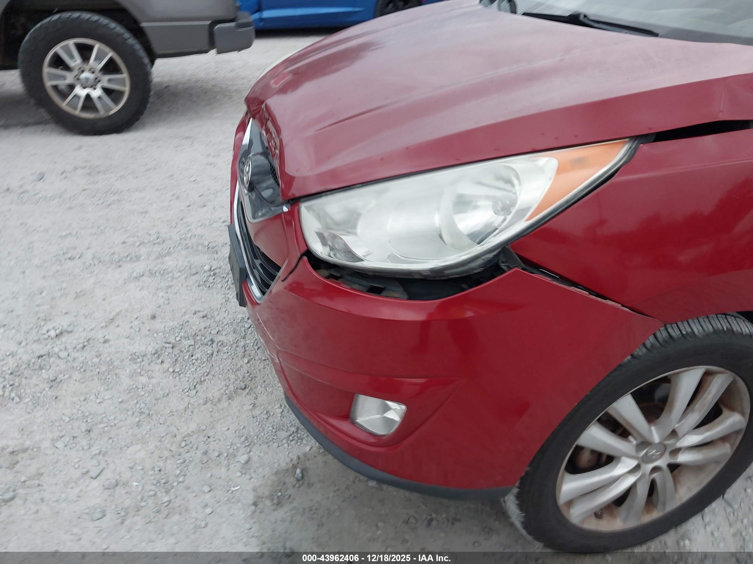 HYUNDAI TUCSON image 6