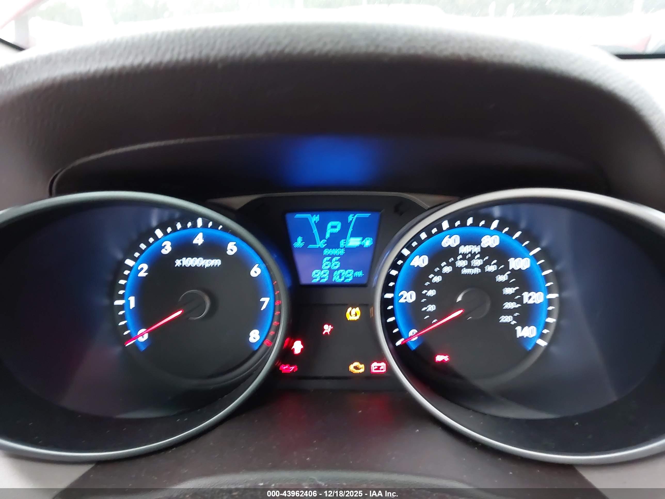 HYUNDAI TUCSON image 7