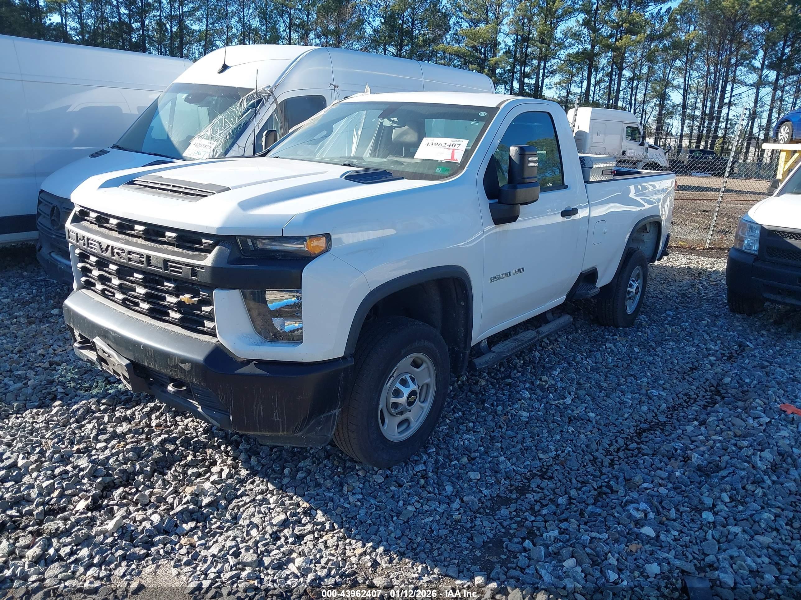 CHEVROLET SILVERADO image 2