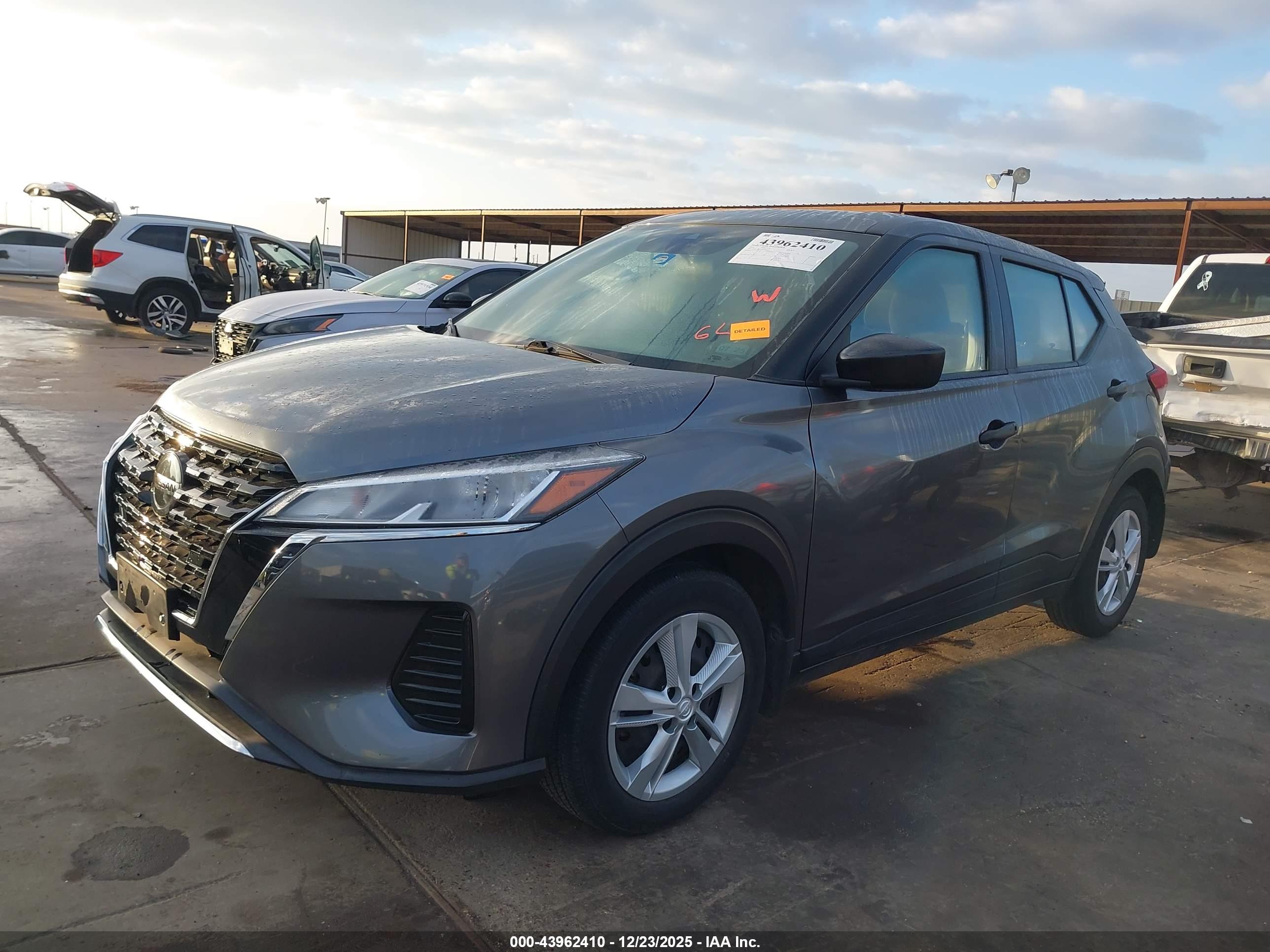 NISSAN KICKS image 2