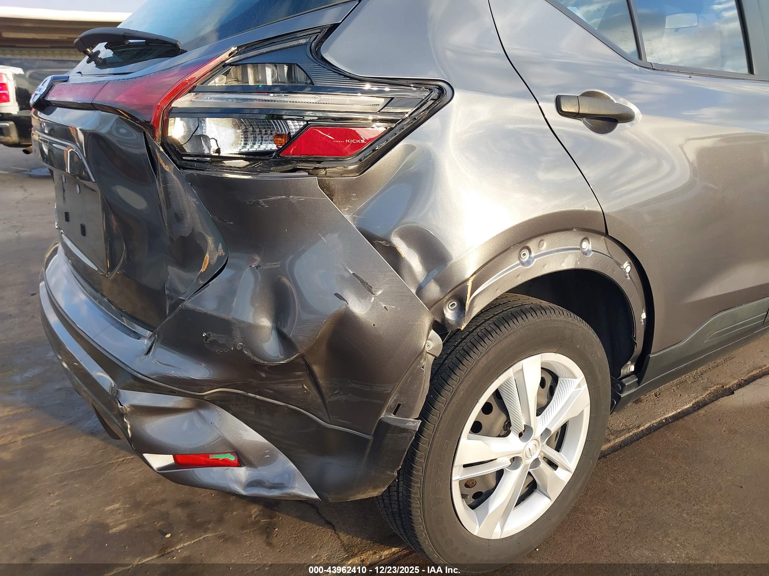 NISSAN KICKS image 6