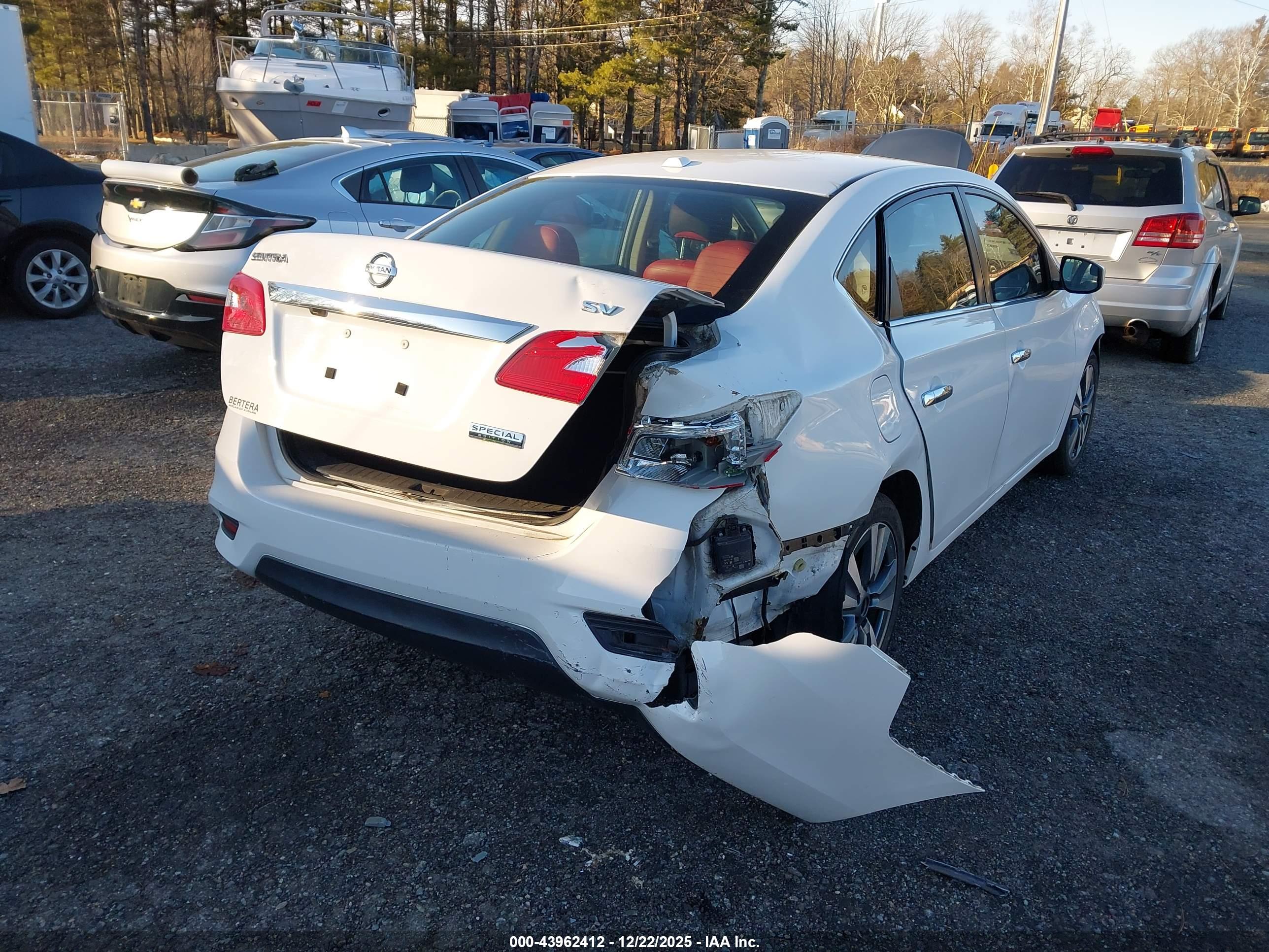 NISSAN SENTRA image 4