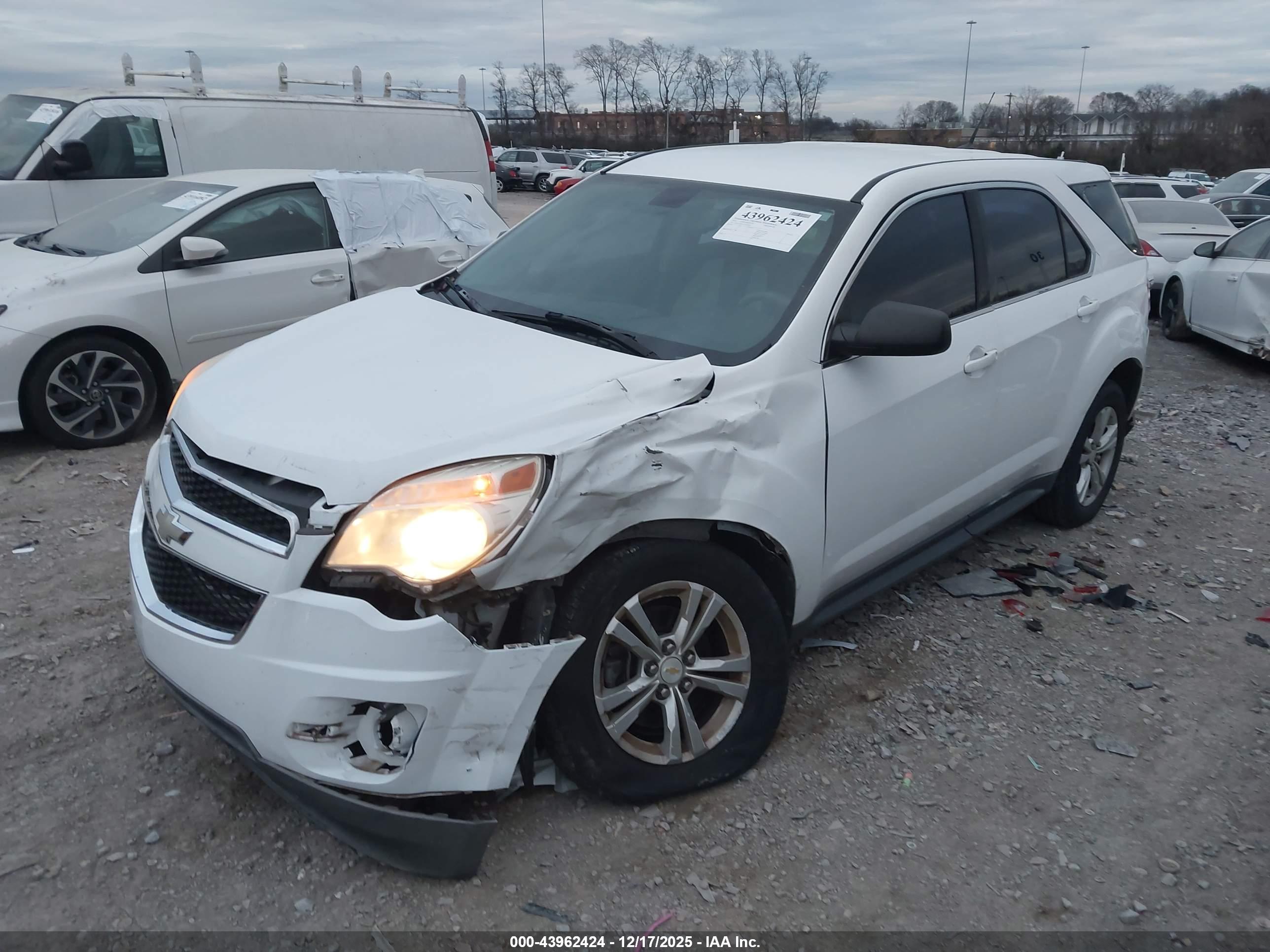 CHEVROLET EQUINOX image 2