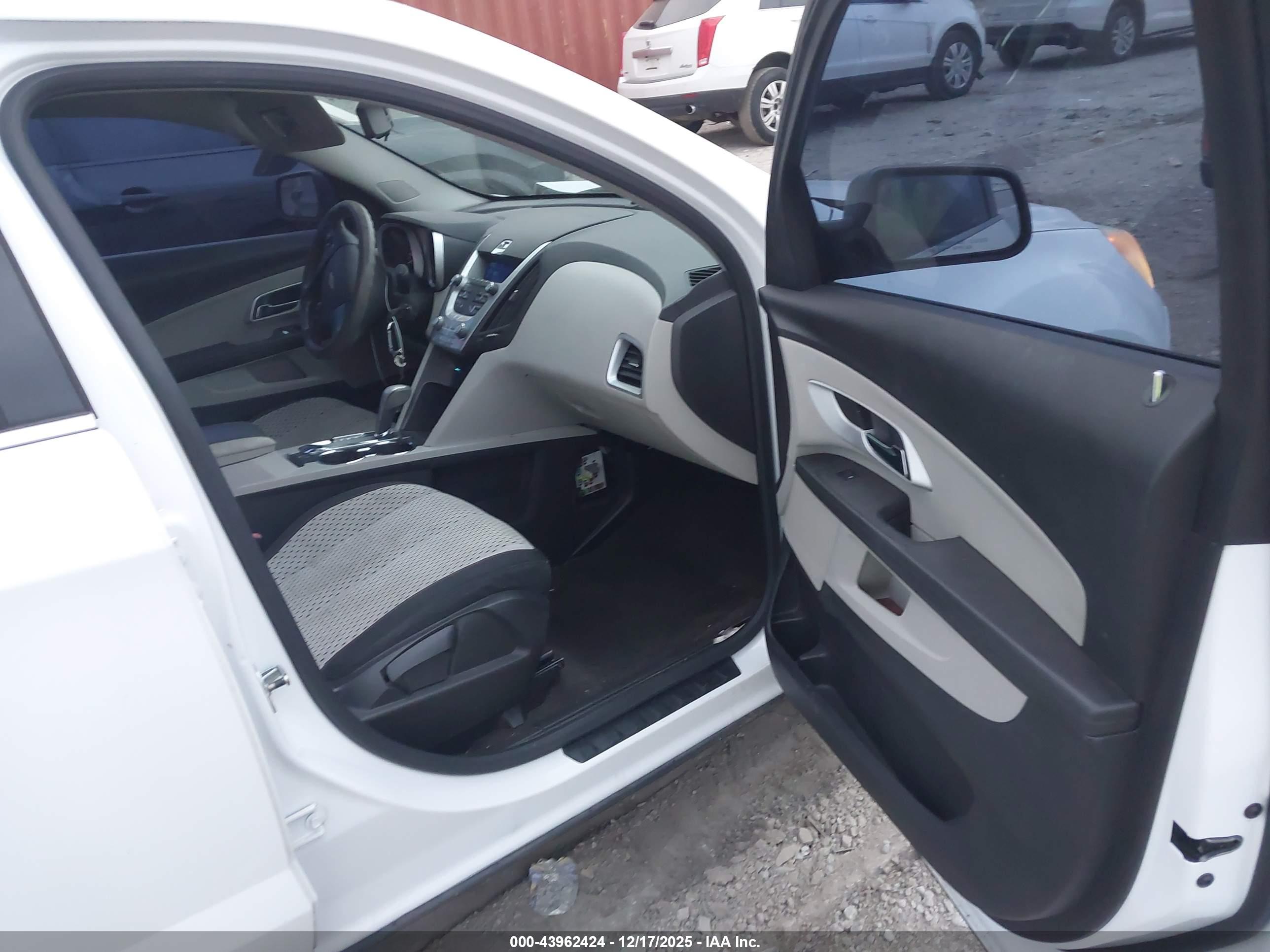 CHEVROLET EQUINOX image 5