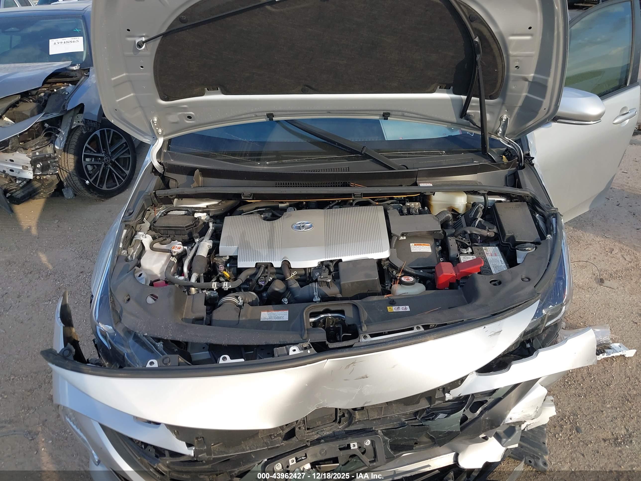 TOYOTA PRIUS image 10