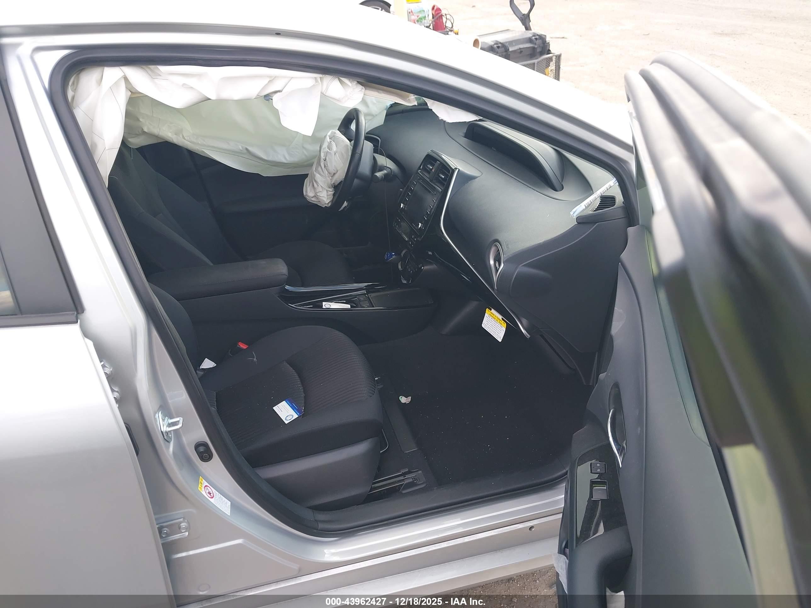 TOYOTA PRIUS image 5
