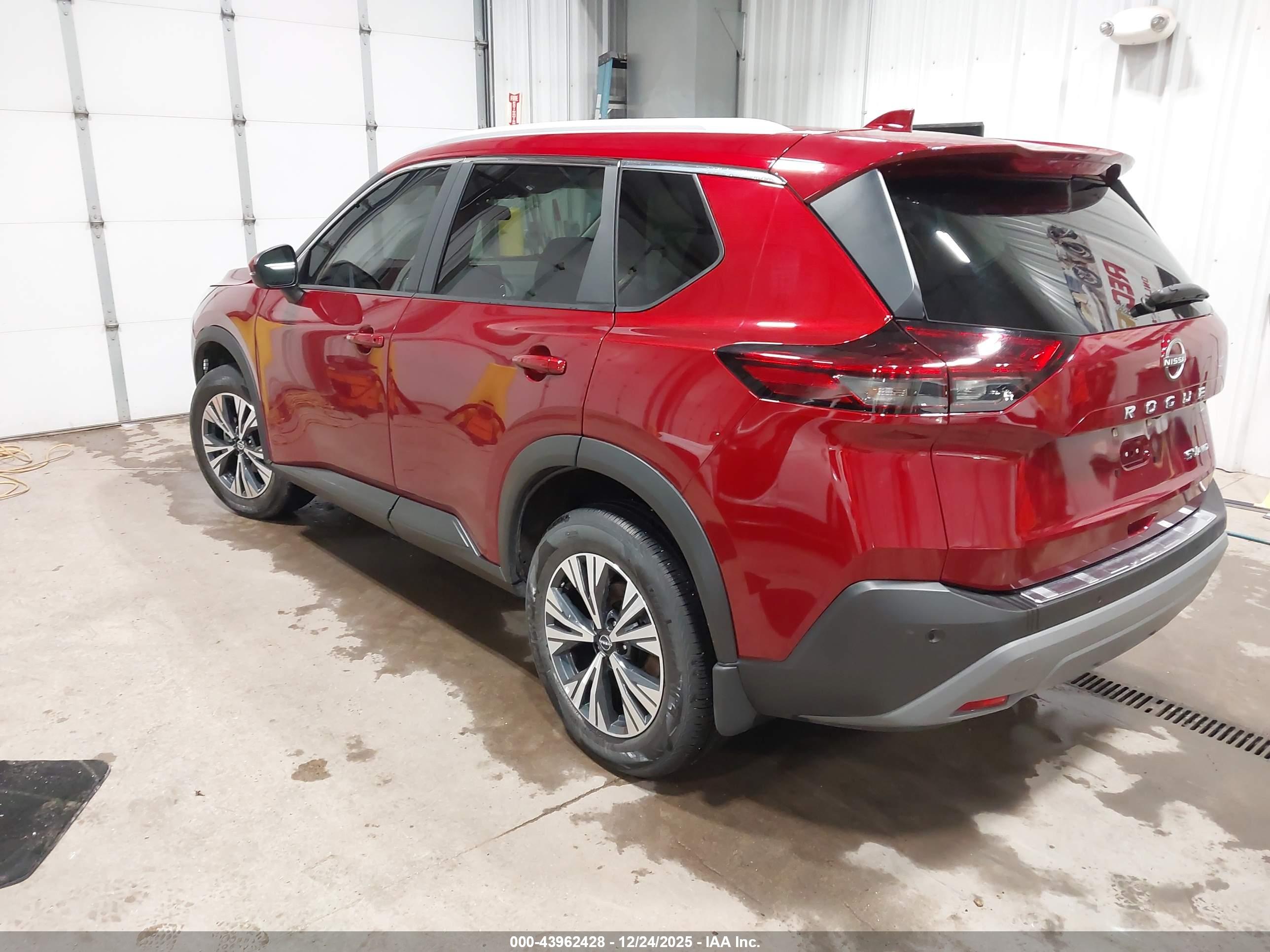 NISSAN ROGUE image 3