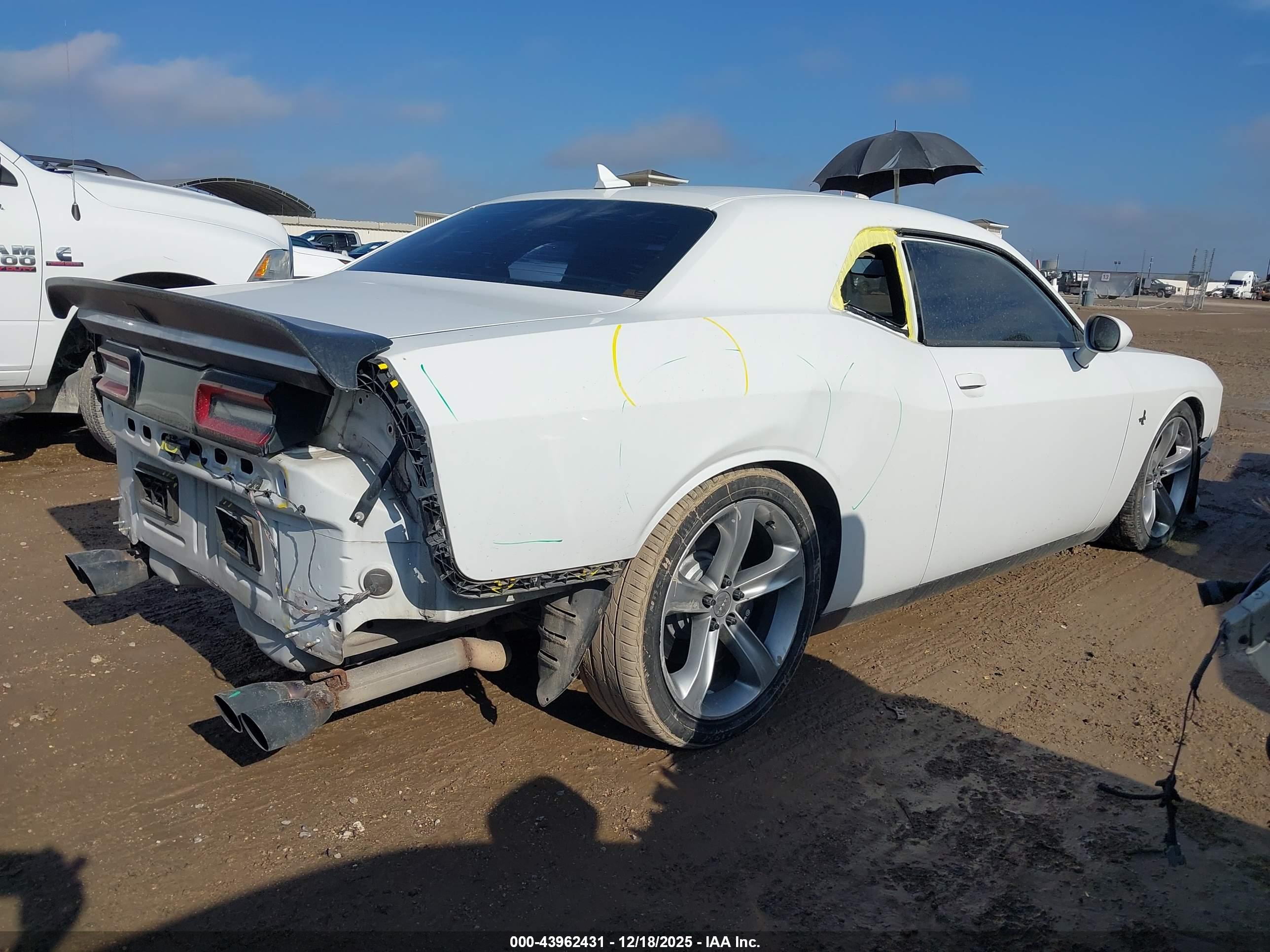 DODGE CHALLENGER image 4
