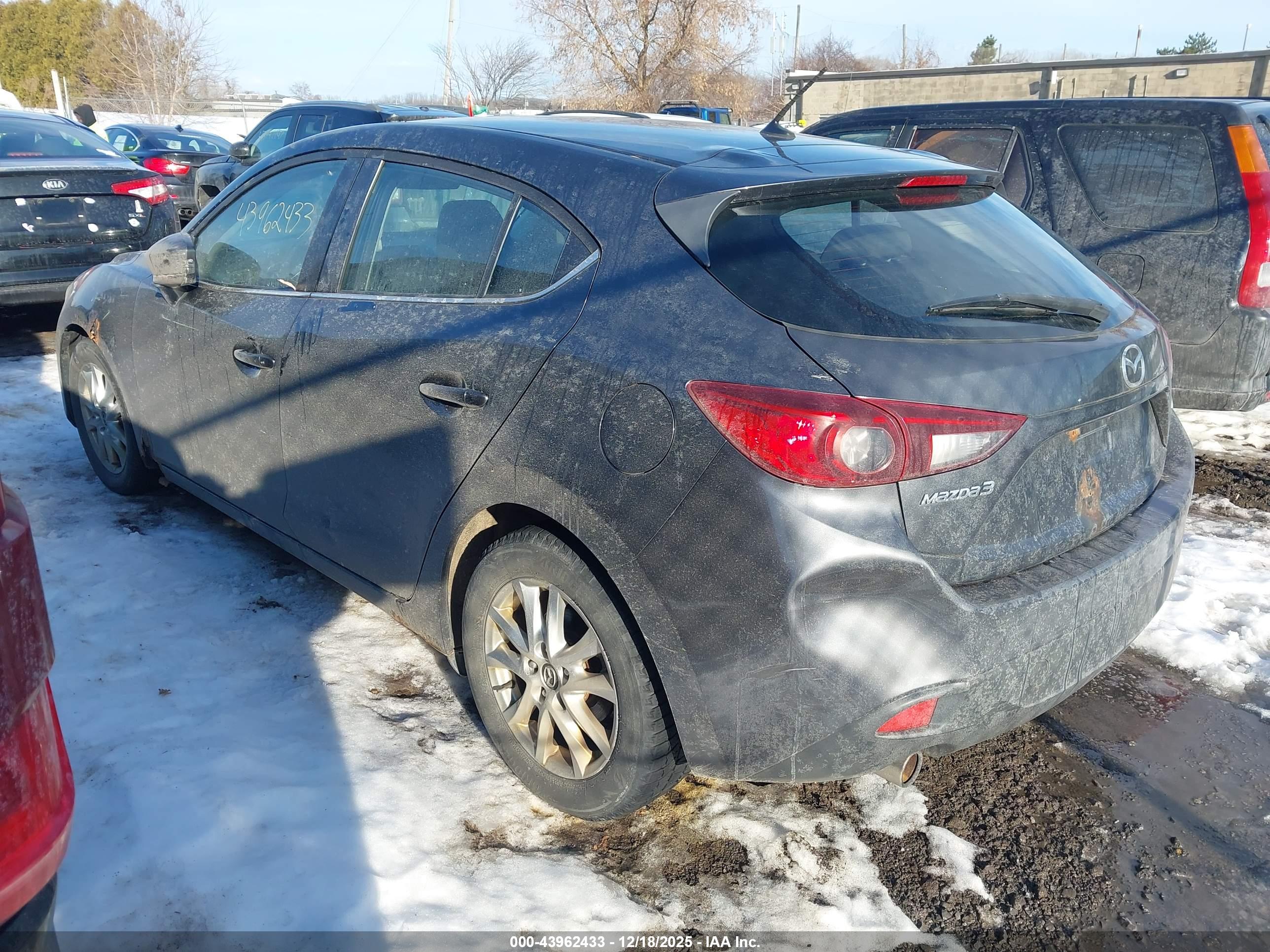 MAZDA MAZDA3 image 3