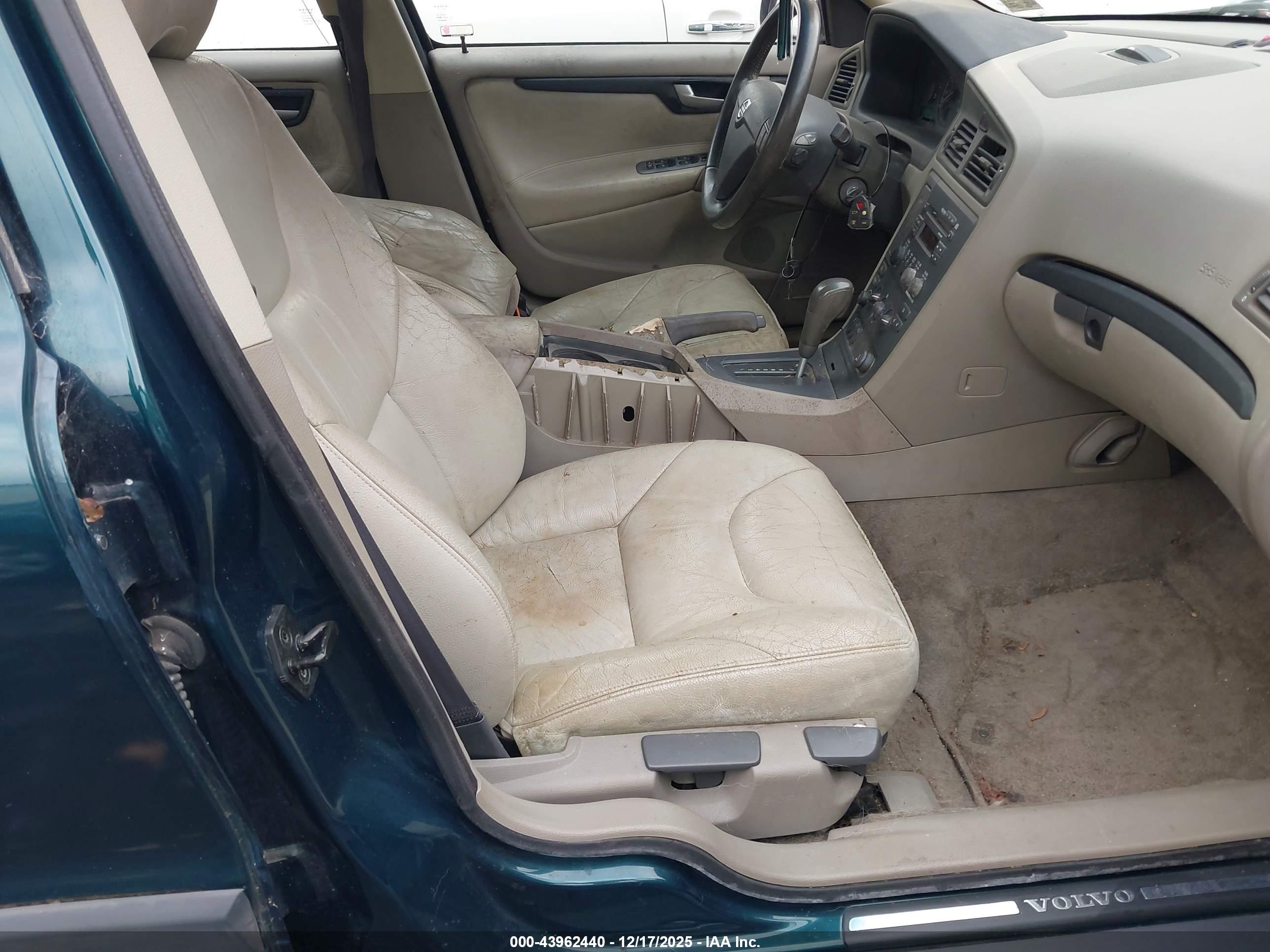 VOLVO S60 image 5