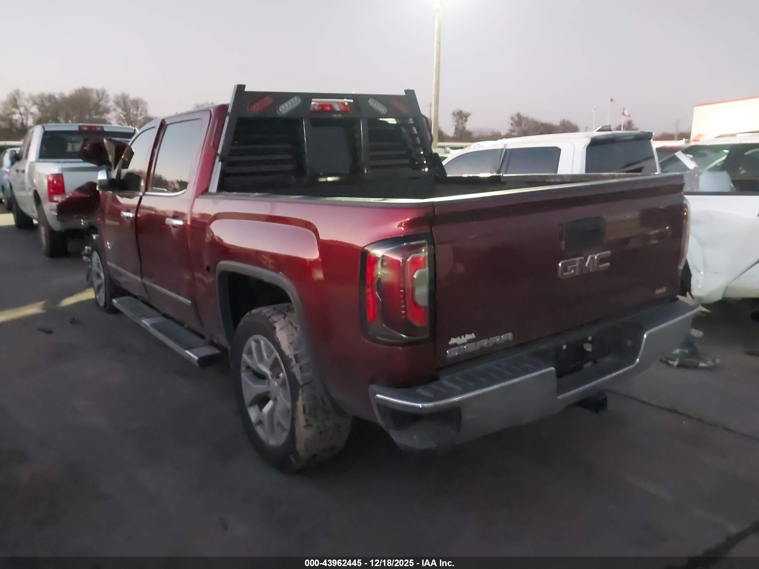 GMC SIERRA image 3