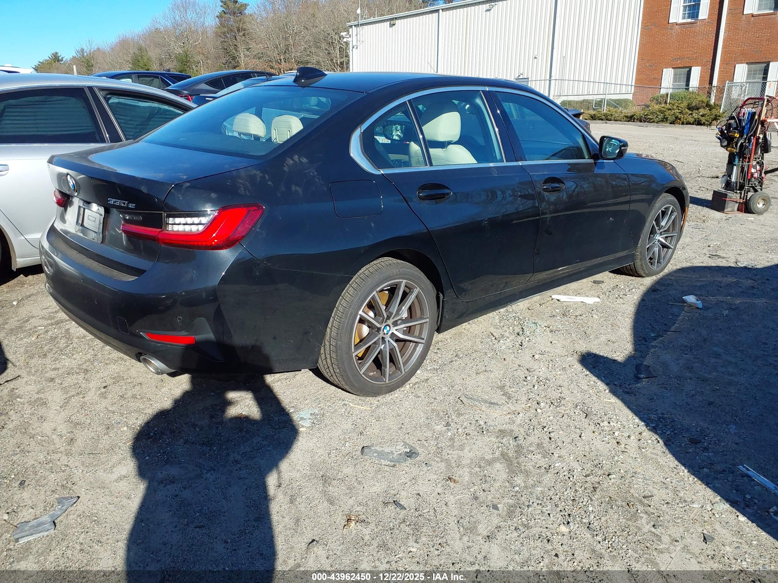 BMW 3 image 4