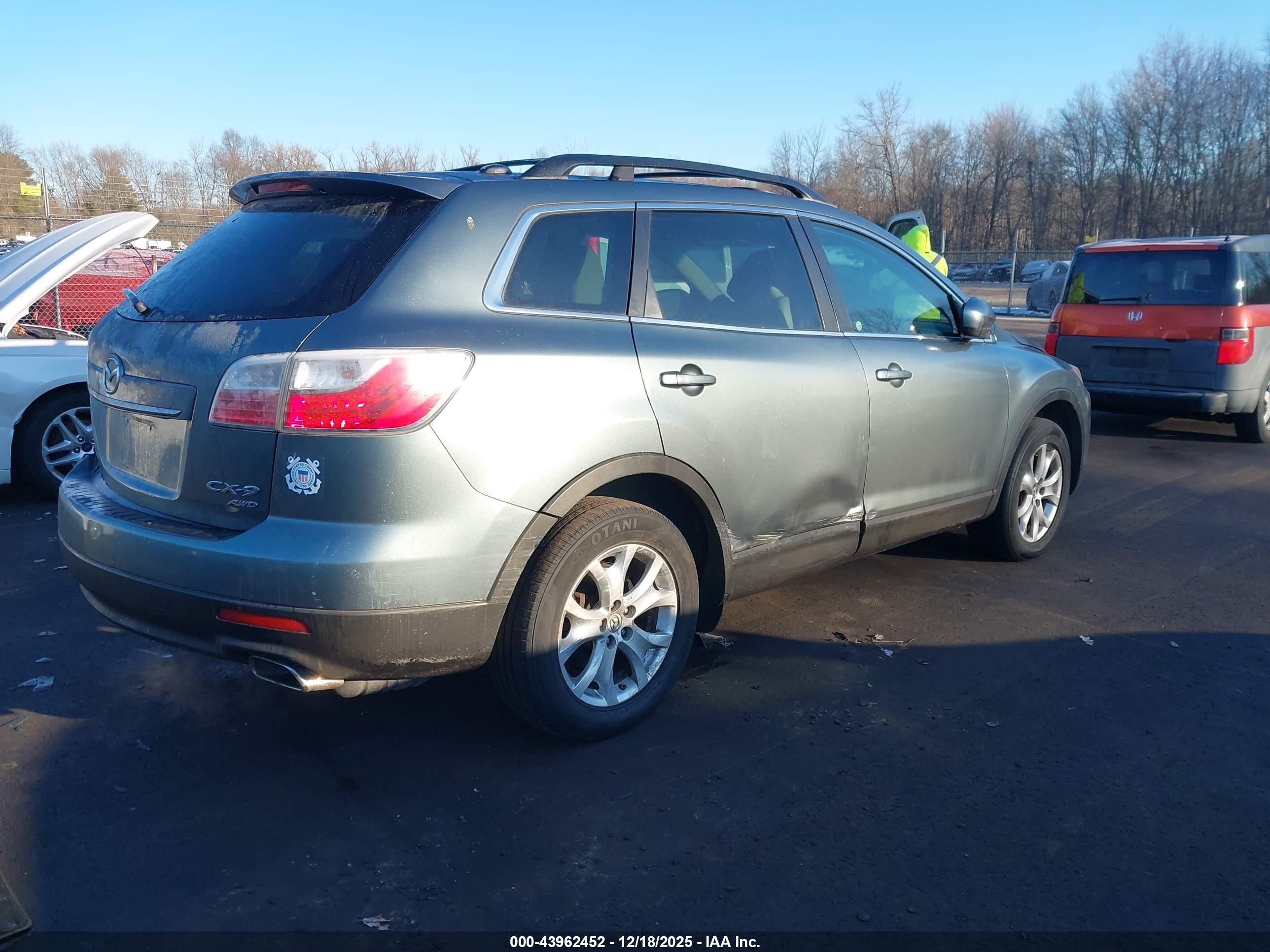 MAZDA CX-9 image 4