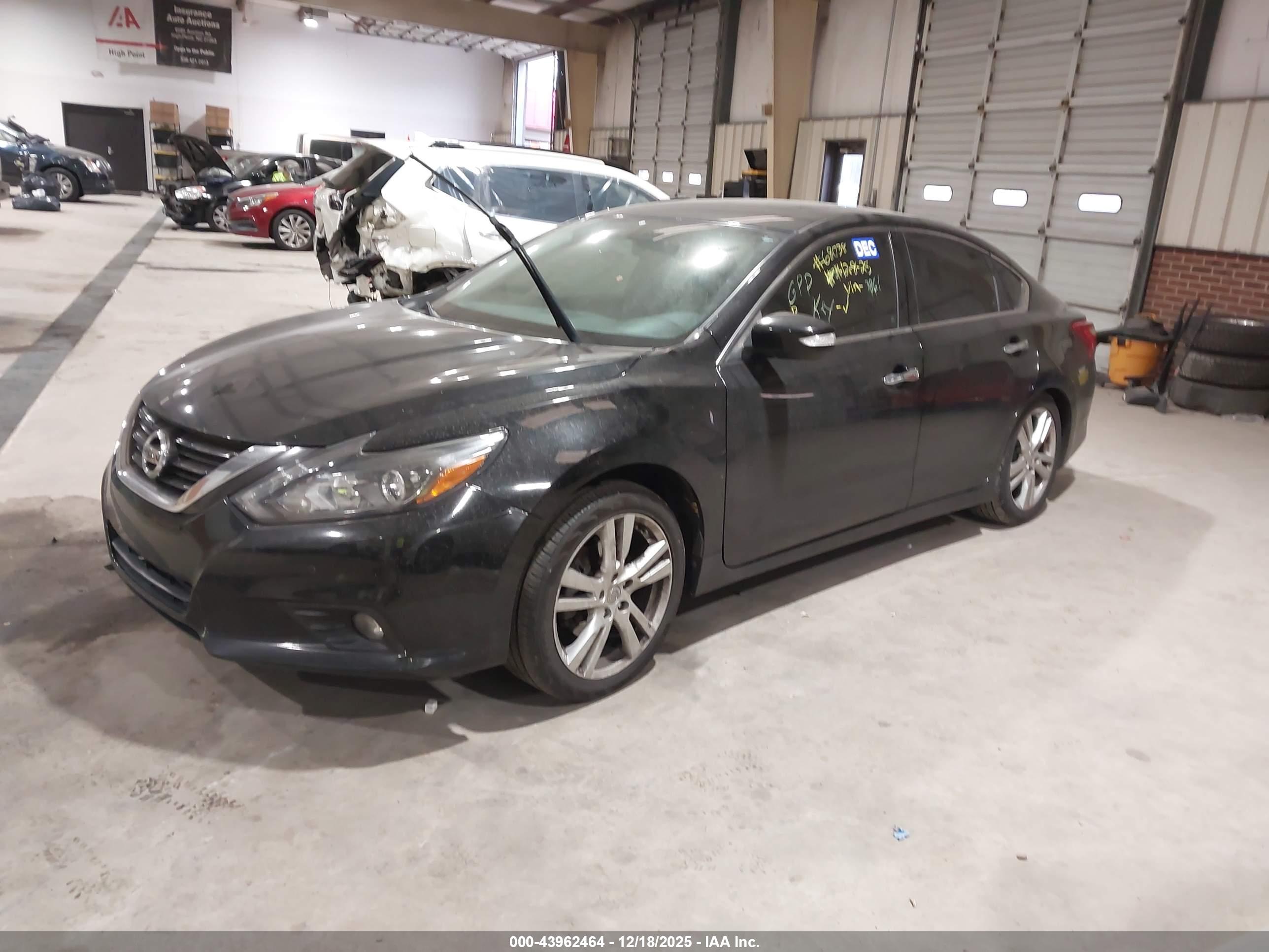 NISSAN ALTIMA image 2