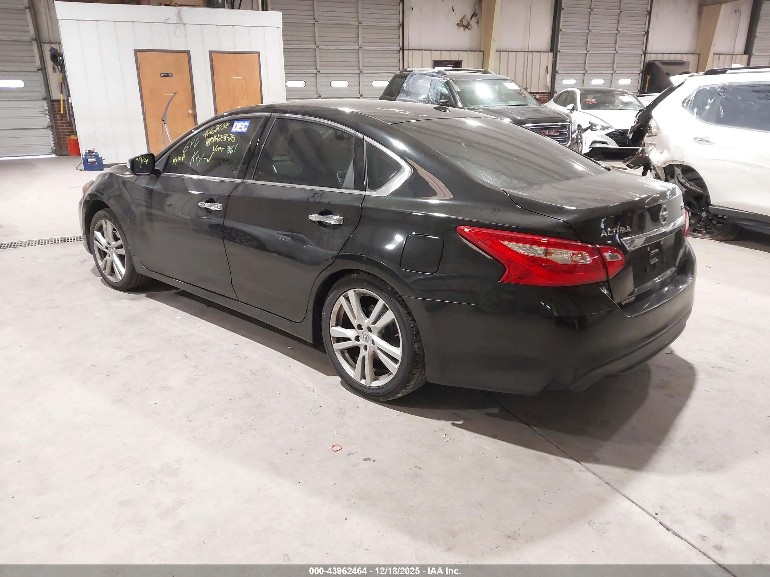 NISSAN ALTIMA image 3