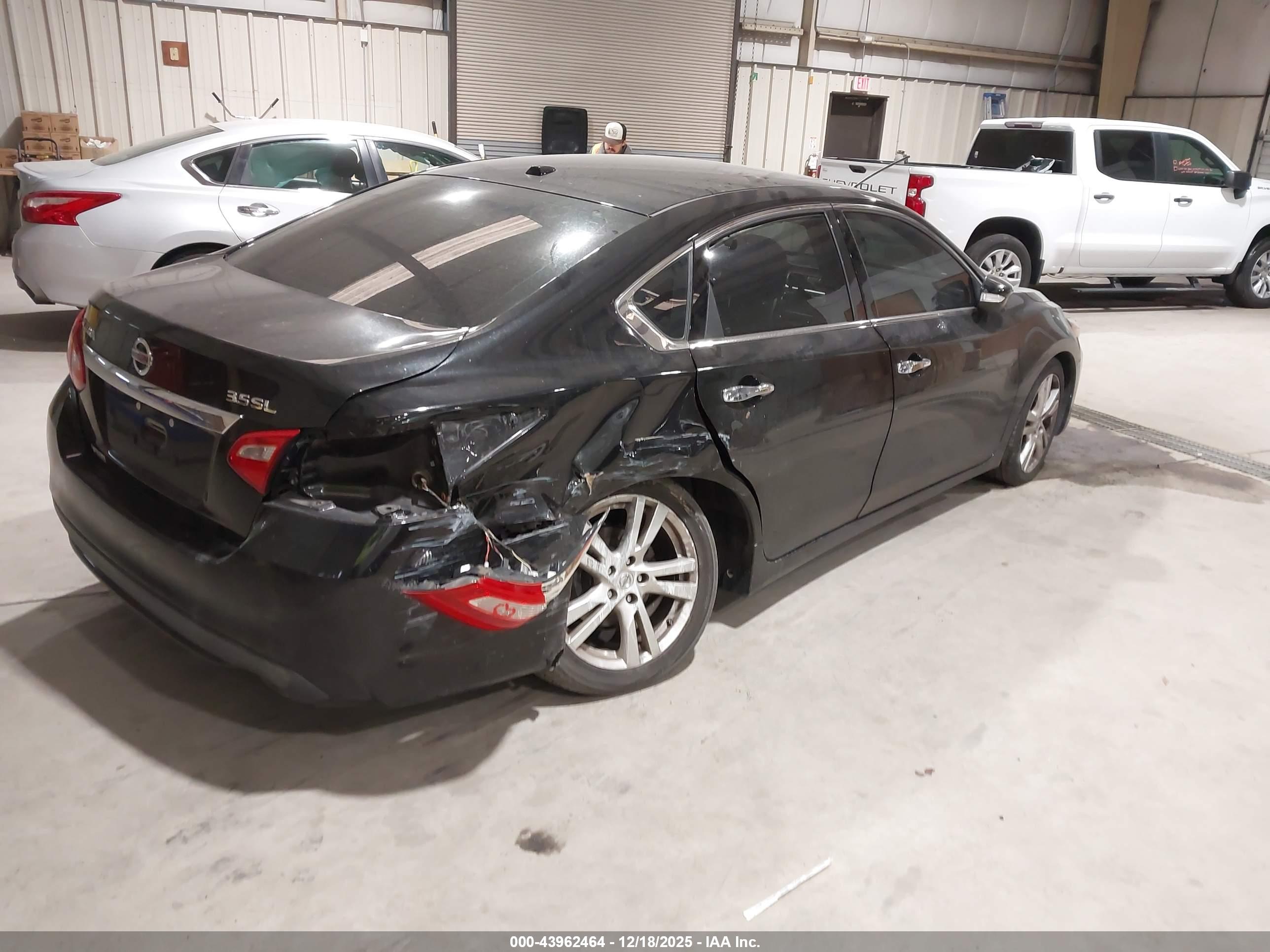 NISSAN ALTIMA image 4