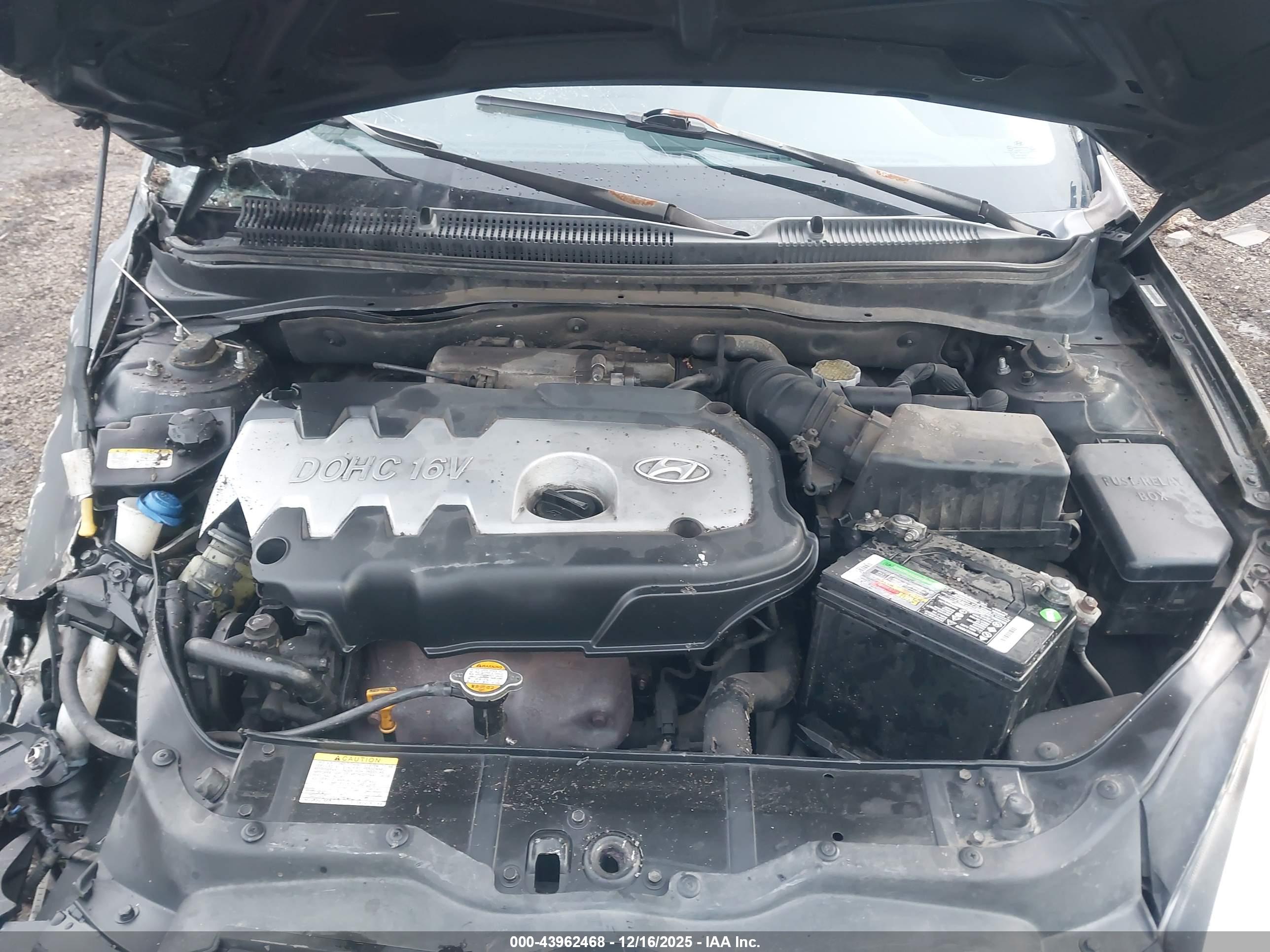 HYUNDAI ACCENT image 10