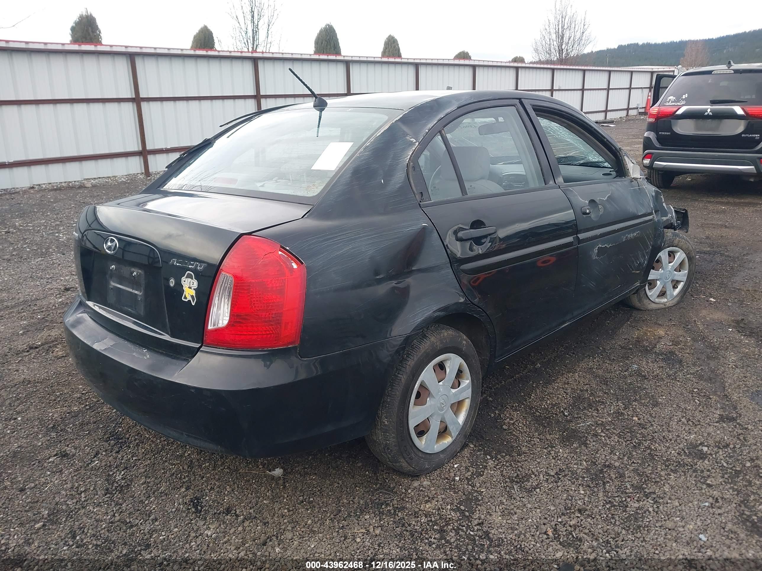 HYUNDAI ACCENT image 4
