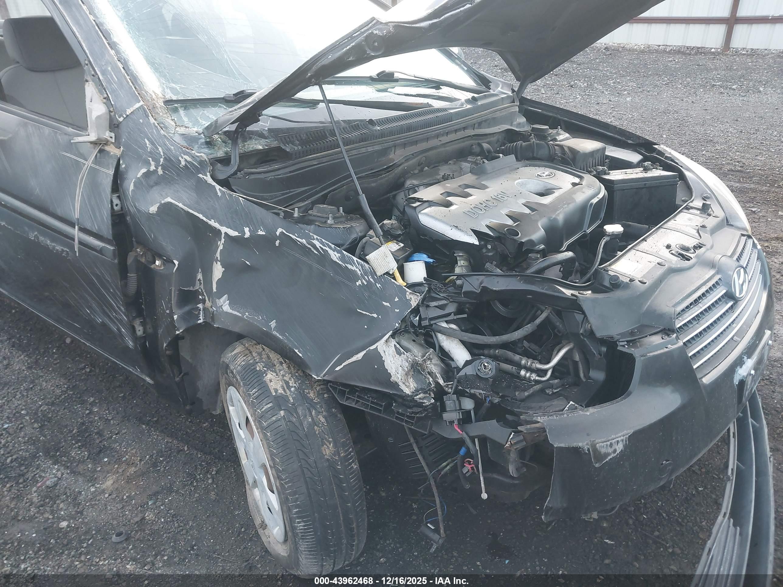 HYUNDAI ACCENT image 6