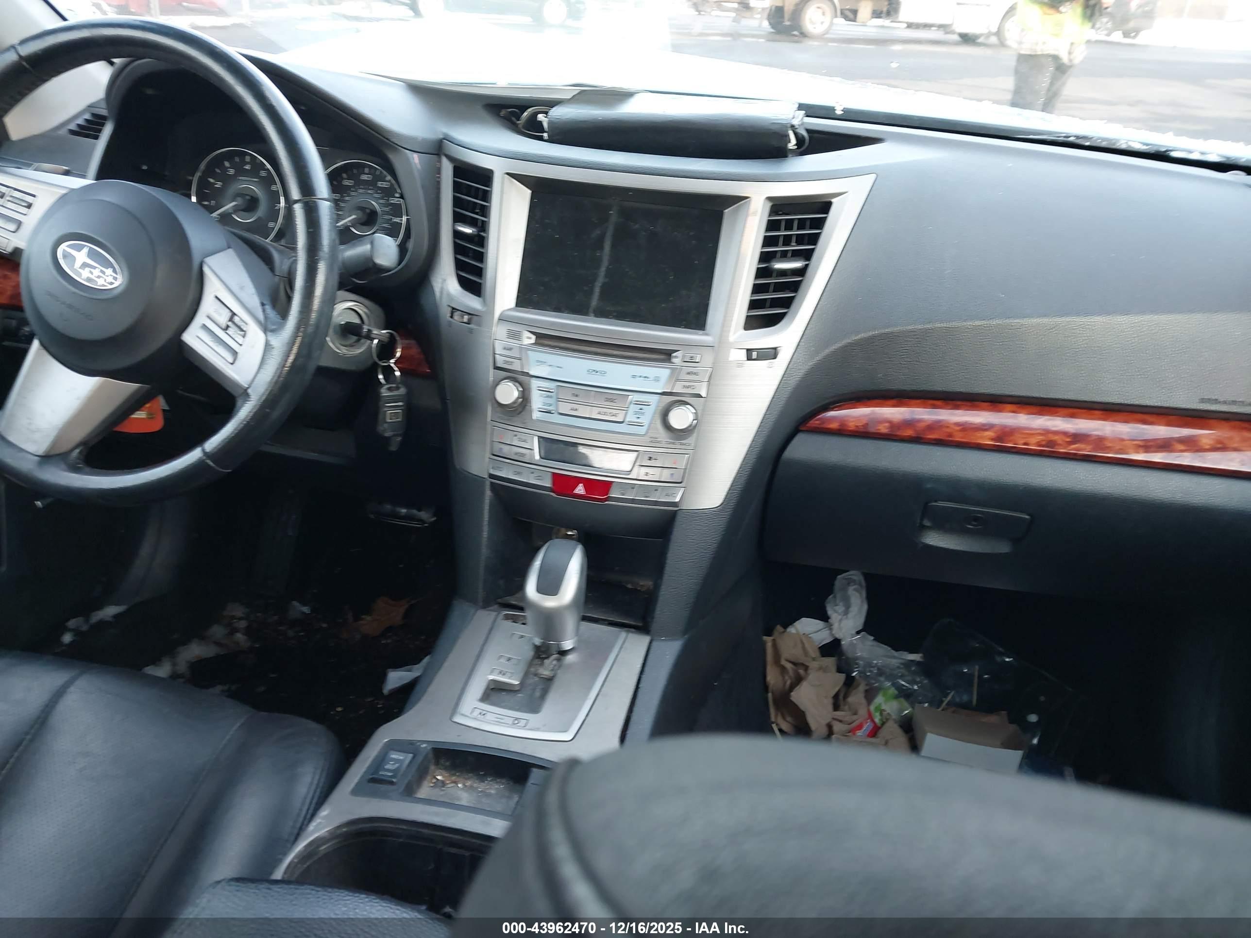 SUBARU LEGACY image 5