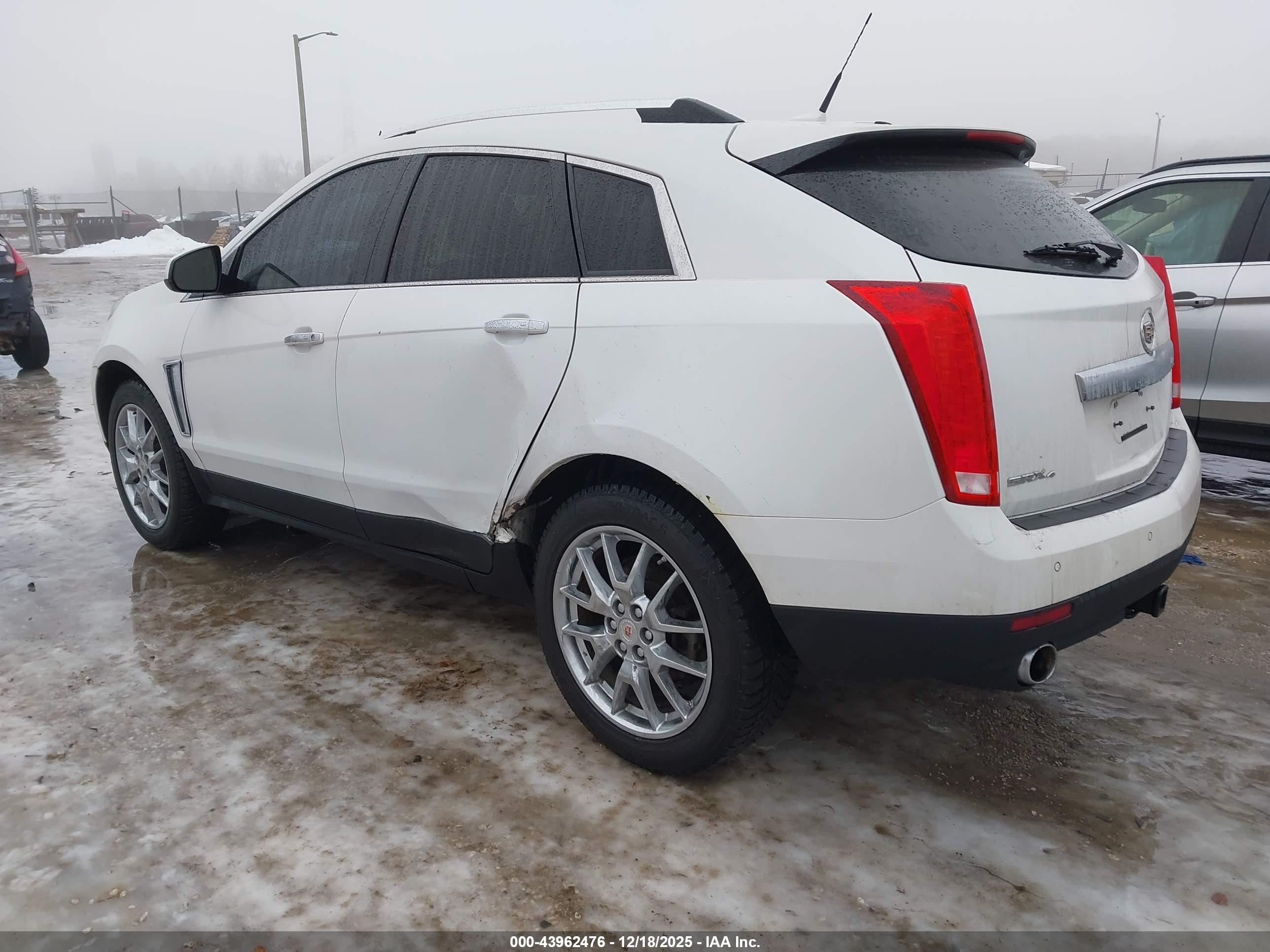 CADILLAC SRX image 3