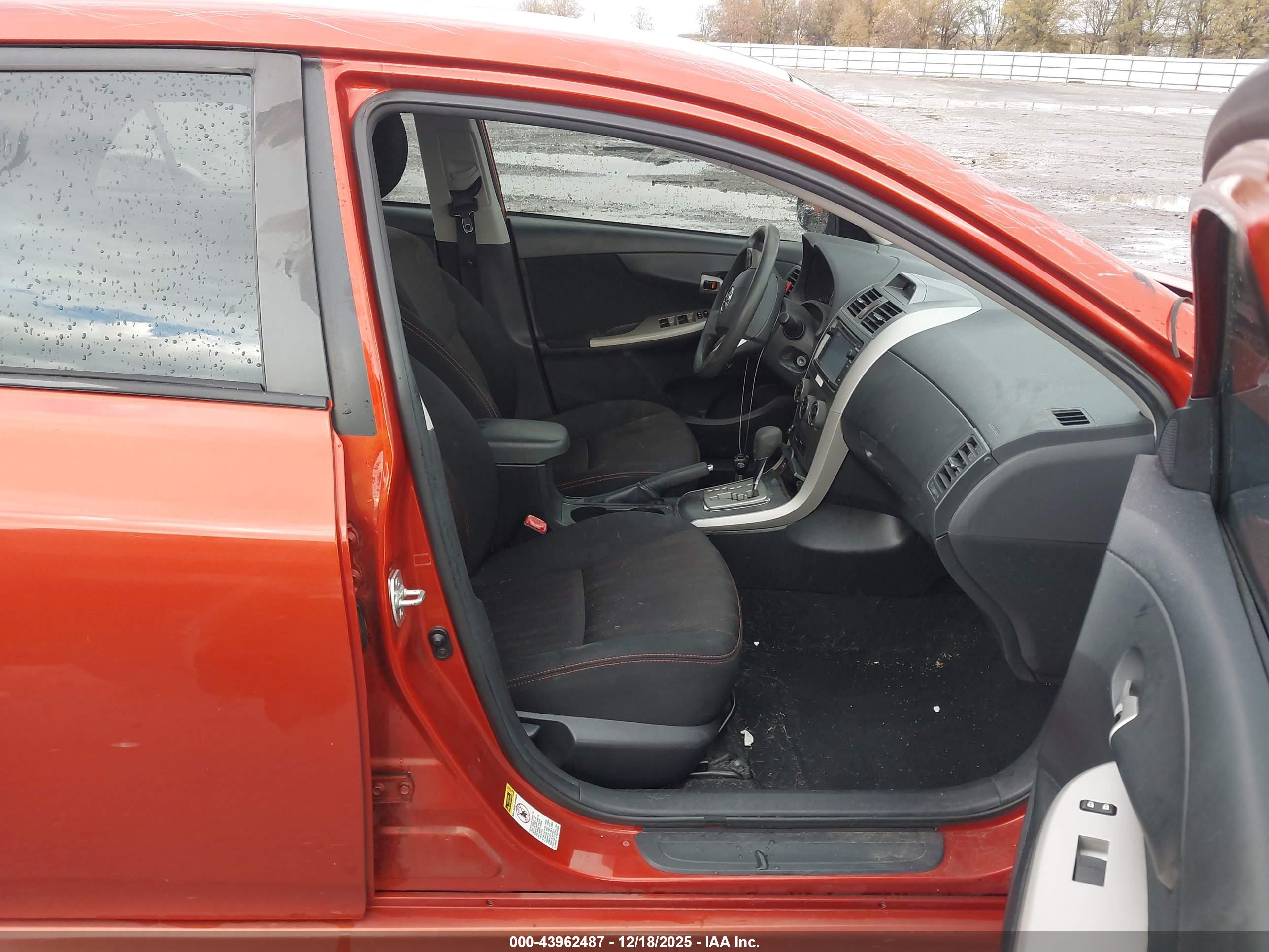 TOYOTA COROLLA image 5