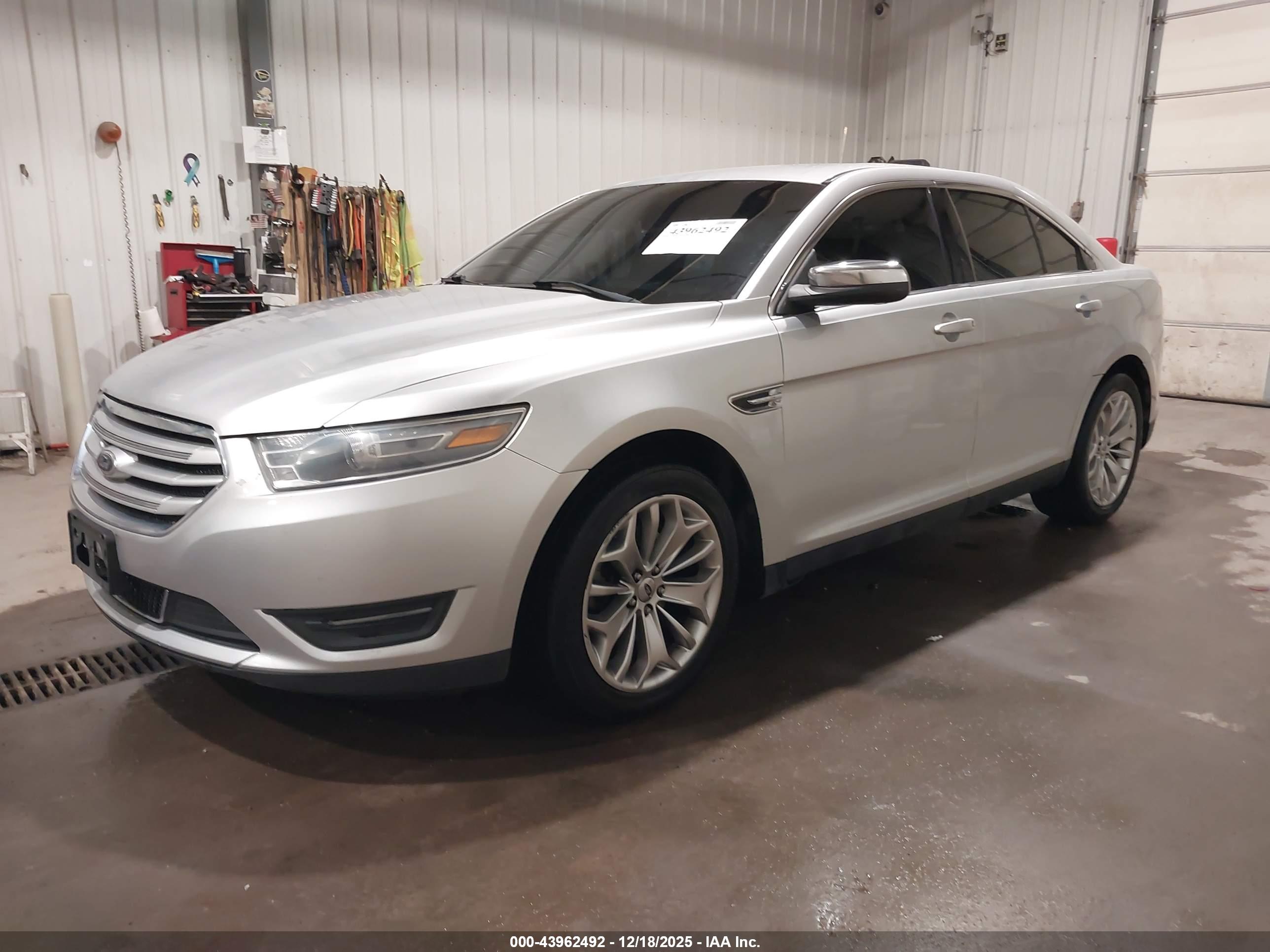 FORD TAURUS image 2