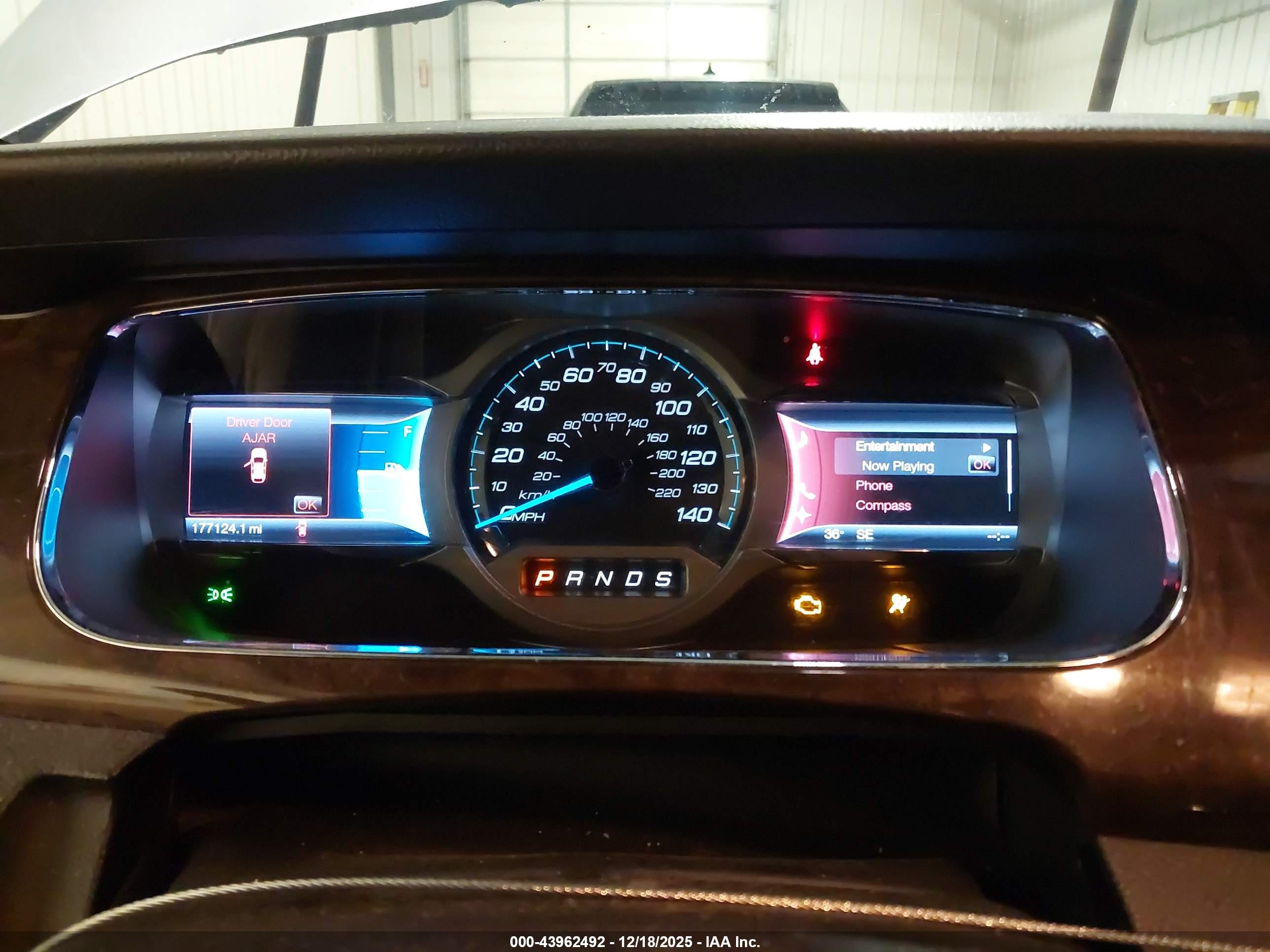 FORD TAURUS image 7